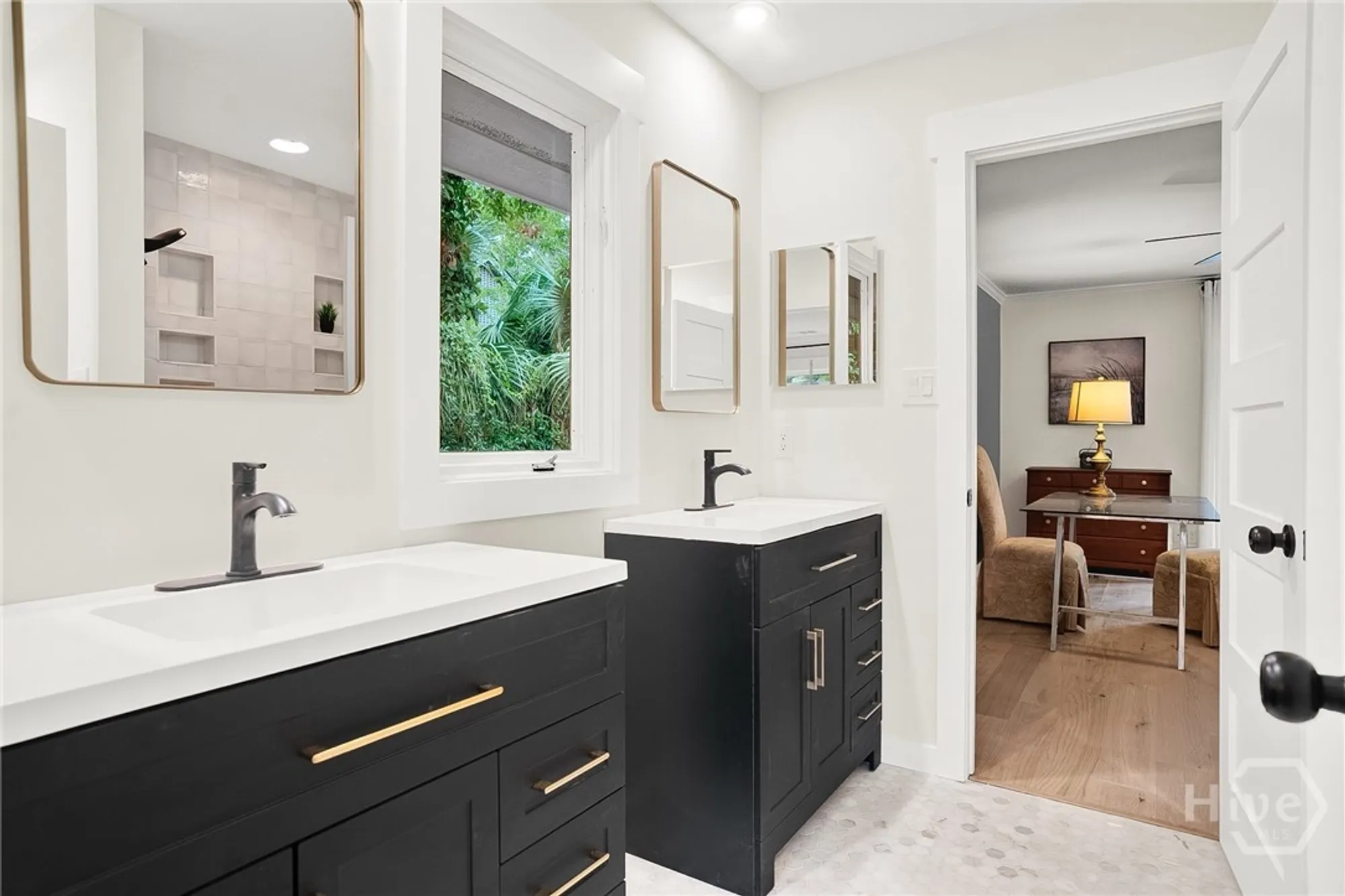 Property Slideshow image 16 of 26 | 138 mercer rd, Savannah, GA, 31411