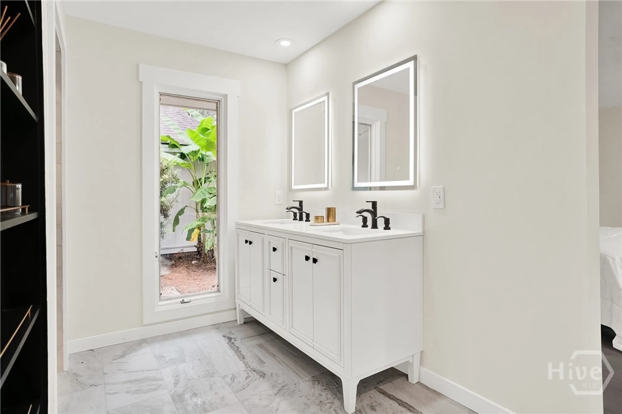 Property Slideshow image 13 of 26 | 138 mercer rd, Savannah, GA, 31411