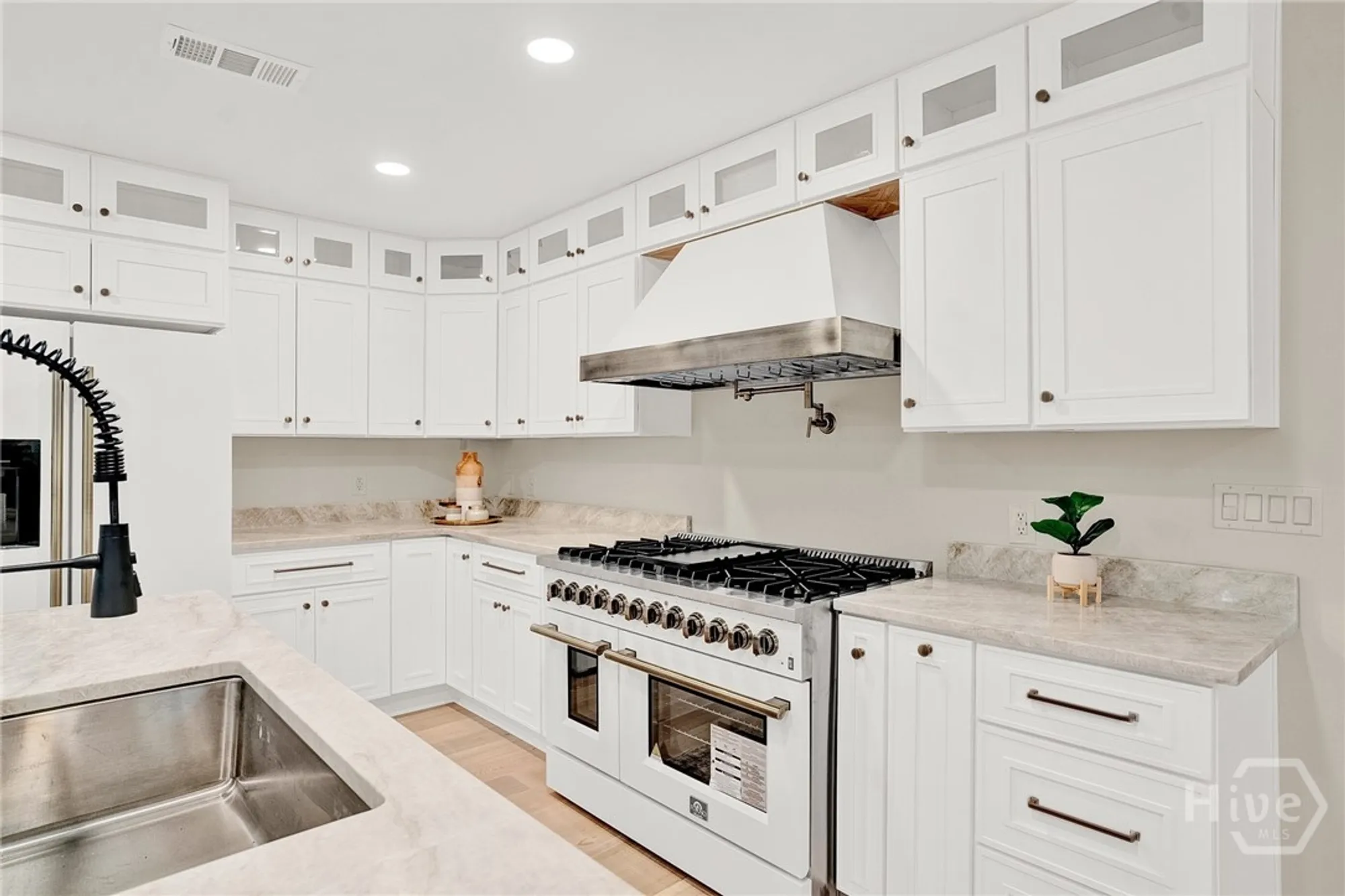 Property Slideshow image 6 of 26 | 138 mercer rd, Savannah, GA, 31411