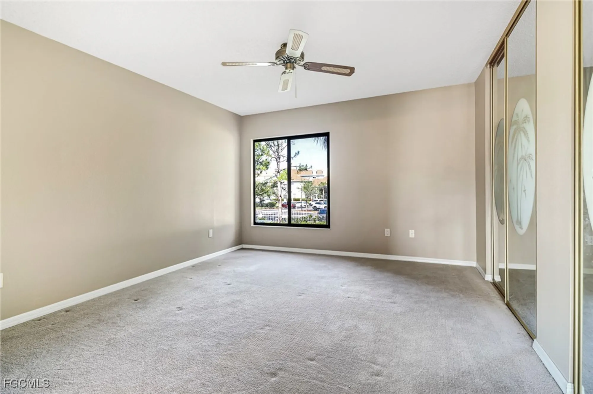 Property Slideshow image 14 of 35 | 7430 lake breeze dr 206, Fort Myers, FL, 33907