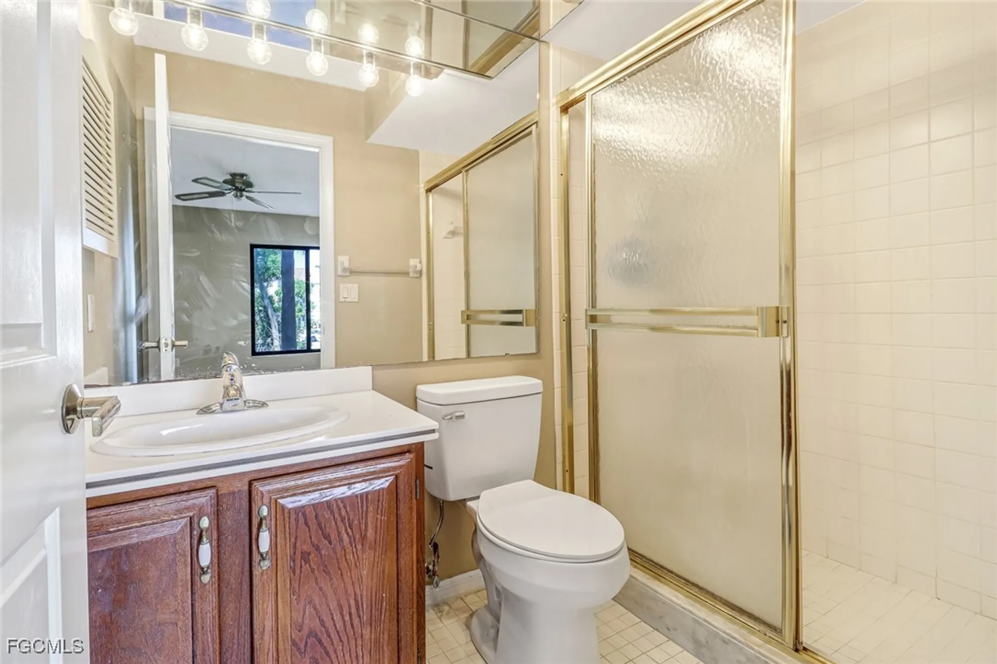 Property Slideshow image 17 of 35 | 7430 lake breeze dr 206, Fort Myers, FL, 33907