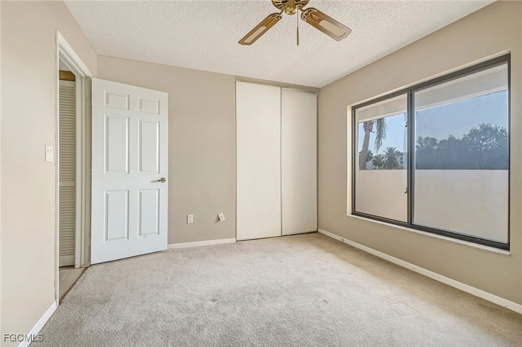 Property Slideshow image 19 of 35 | 7430 lake breeze dr 206, Fort Myers, FL, 33907