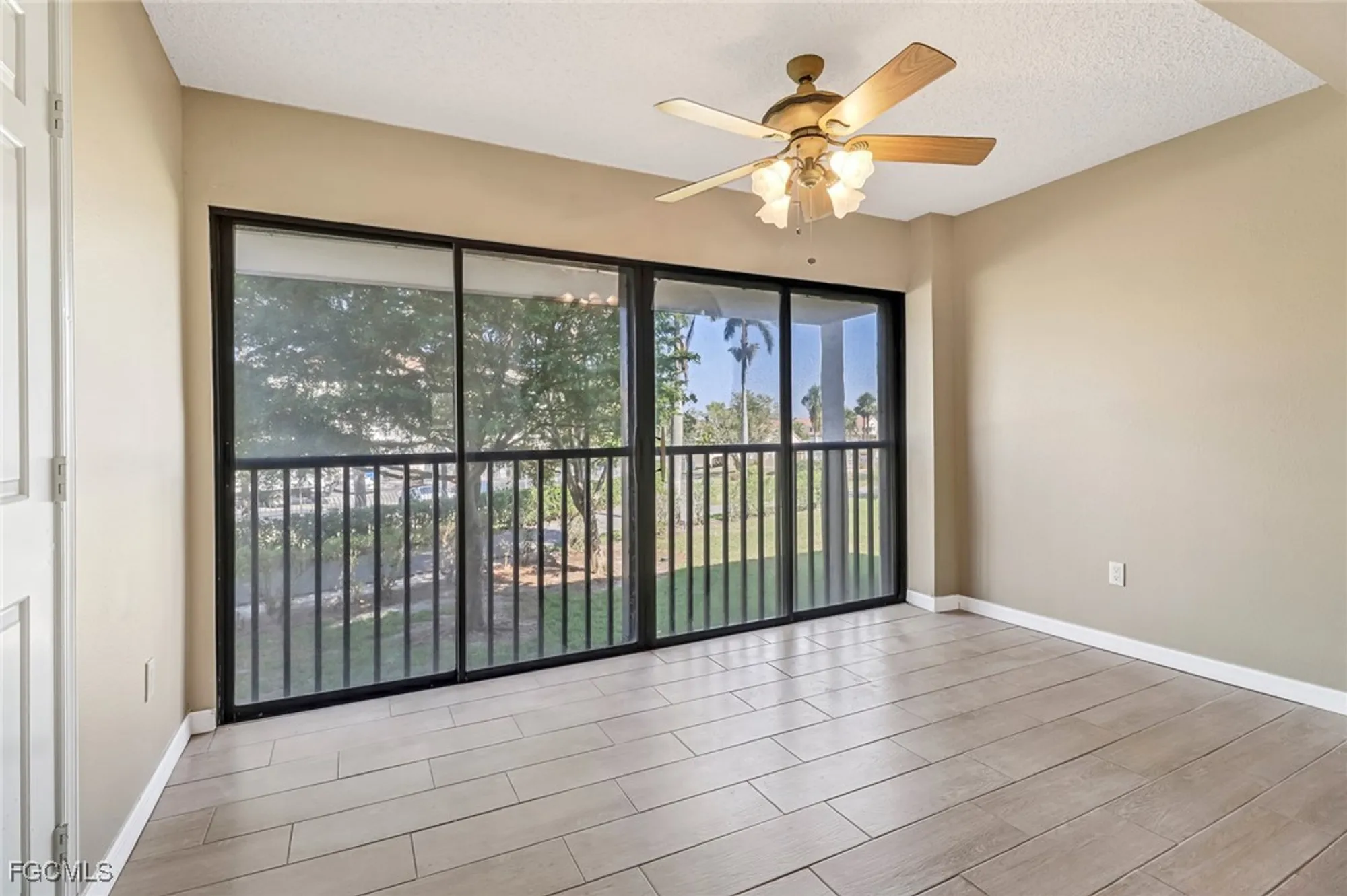 Property Slideshow image 12 of 35 | 7430 lake breeze dr 206, Fort Myers, FL, 33907