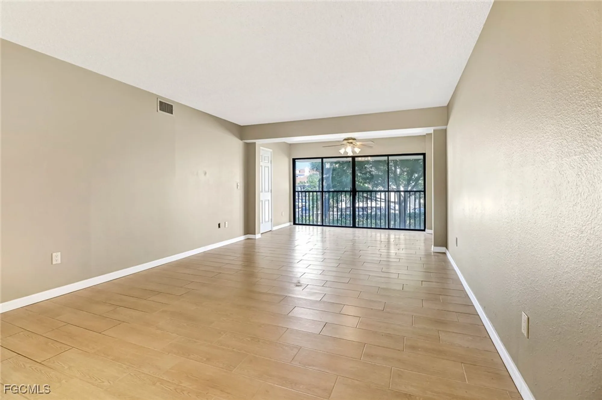 Property Slideshow image 9 of 35 | 7430 lake breeze dr 206, Fort Myers, FL, 33907