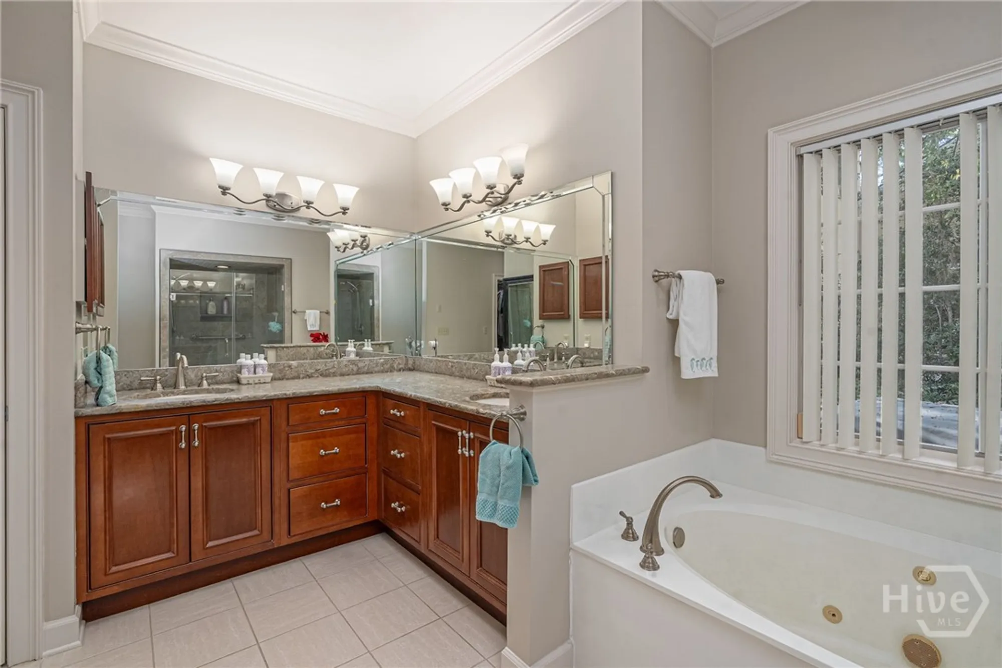 Property Slideshow image 21 of 38 | 31 sweetgum xing, Savannah, GA, 31411