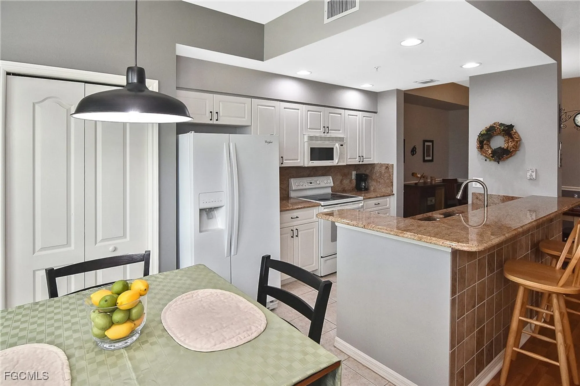 Property Slideshow image 15 of 42 | 8076 queen palm ln 412, Fort Myers, FL, 33966