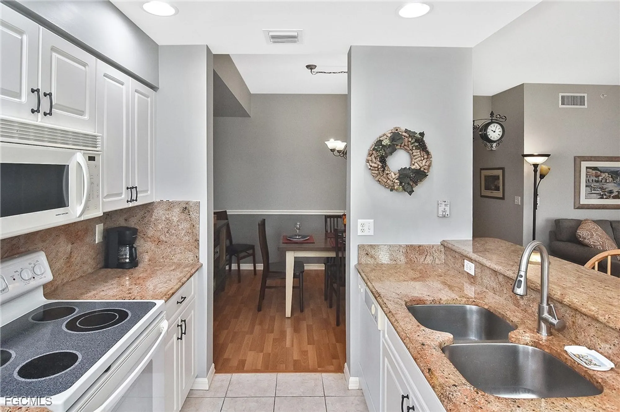 Property Slideshow image 19 of 42 | 8076 queen palm ln 412, Fort Myers, FL, 33966