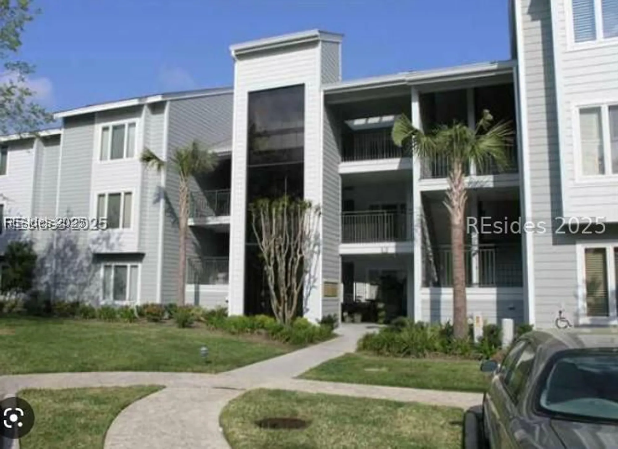 Property Slideshow image 1 of 31 | 71 skull creek dr apt d102, Hilton Head Island, SC, 29926