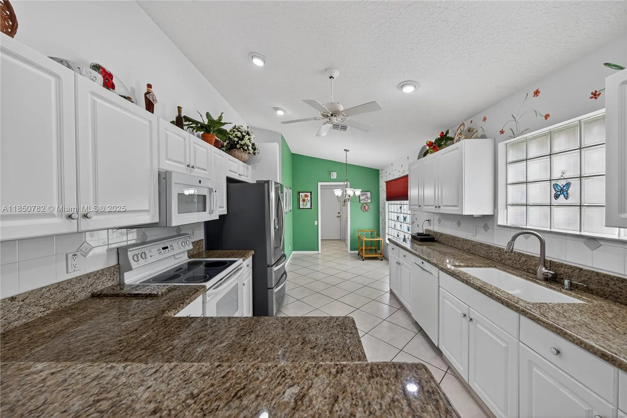 Property Slideshow image 18 of 28 | 11569 pallas dr, Boynton Beach, FL, 33437