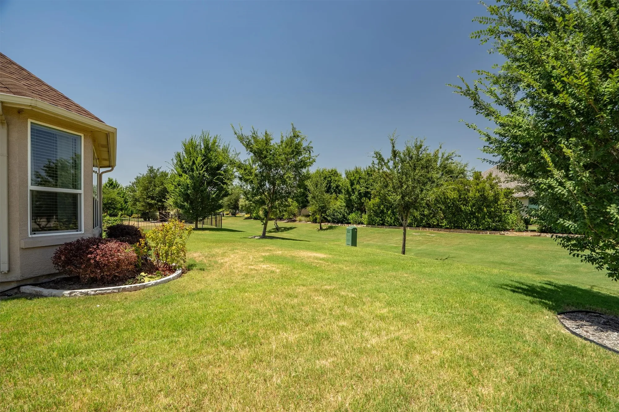 Property Slideshow image 33 of 40 | 9700 blackwood dr, Denton, TX, 76207