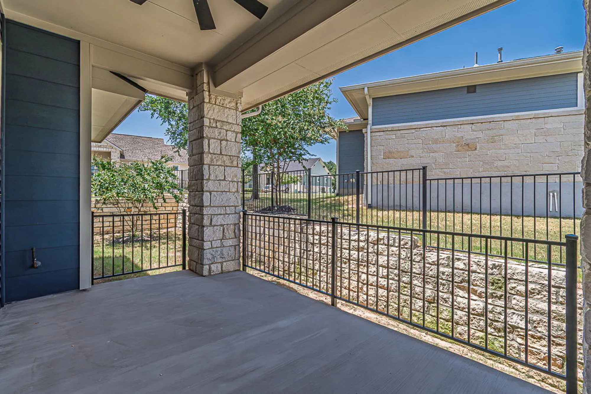 Property Slideshow image 18 of 30 | 205 eagle dr # 101, San Marcos, TX, 78666