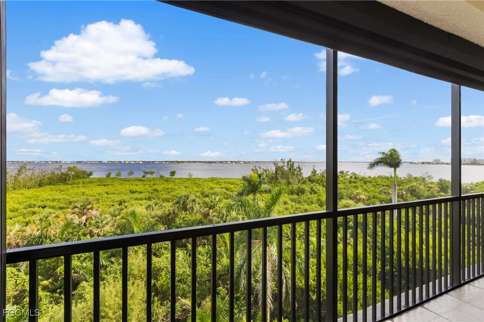 Property Slideshow image 17 of 50 | 11600 court of palms 204, Fort Myers, FL, 33908