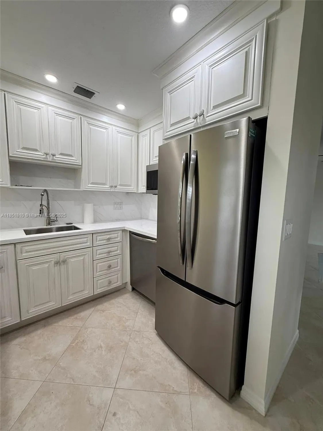 Property Slideshow image 19 of 77 | 2929 se ocean blvd 143-10, Stuart, FL, 34996