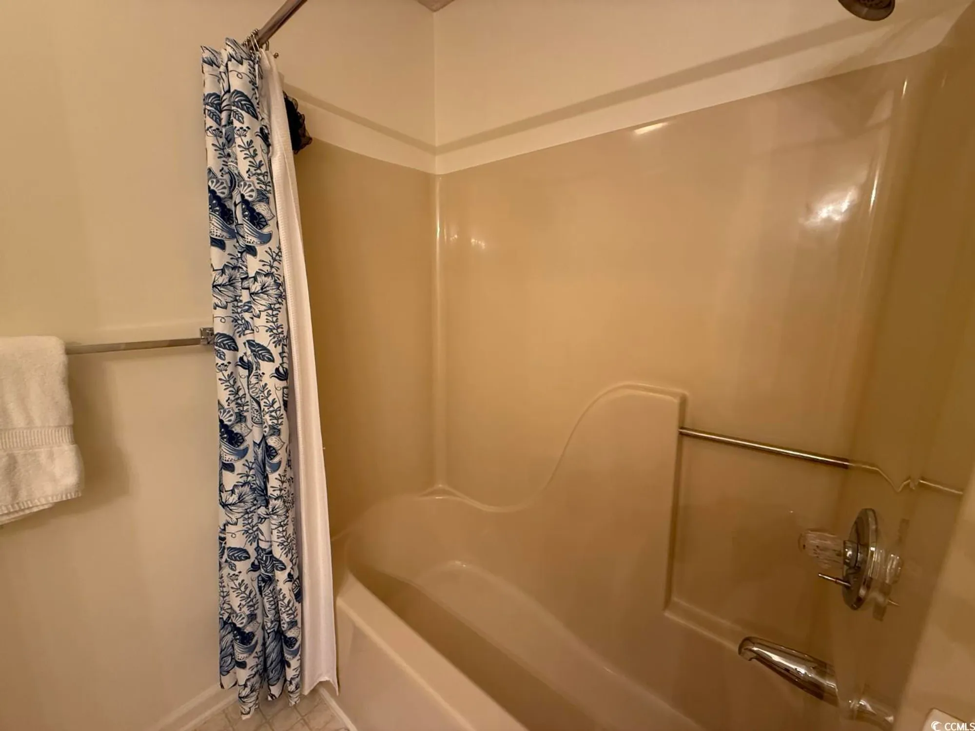 Property Slideshow image 10 of 20 | 510 fairwood lakes dr k, Myrtle Beach, SC, 29588