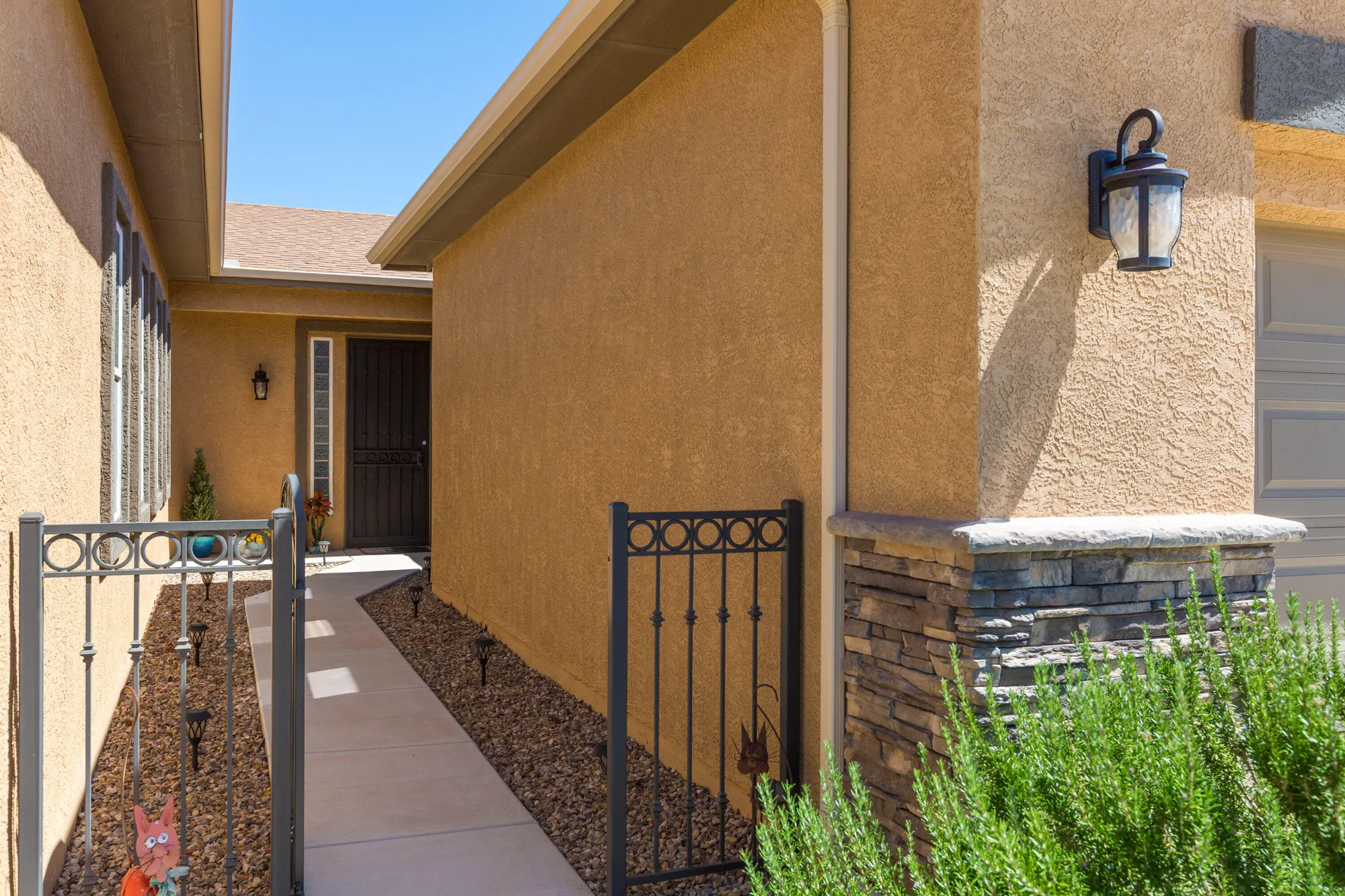 Property Slideshow image 5 of 41 | 4070 mora river ave, Los Lunas, NM, 87031