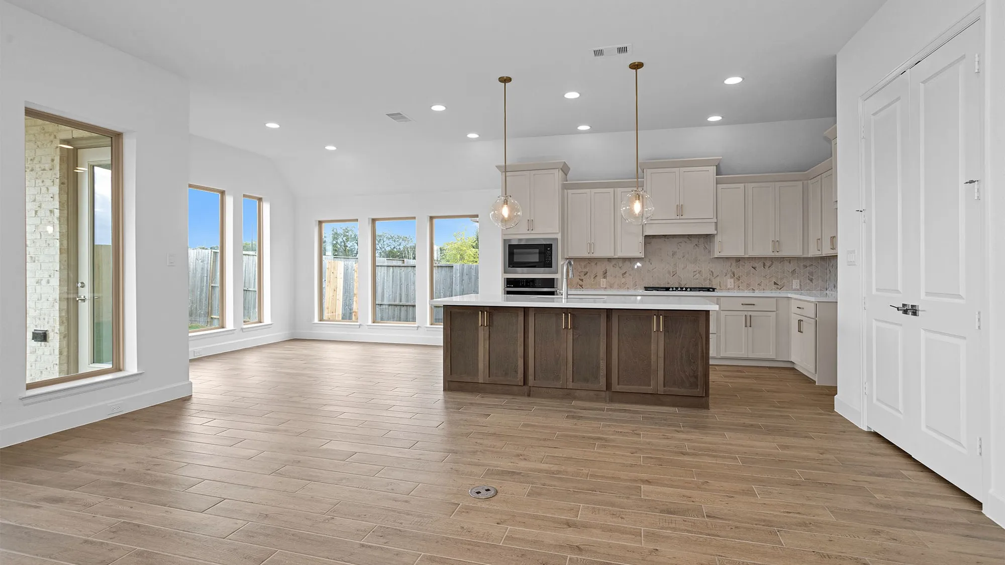 Property Slideshow image 8 of 22 | 9410 turnstone dr, Manvel, TX, 77578