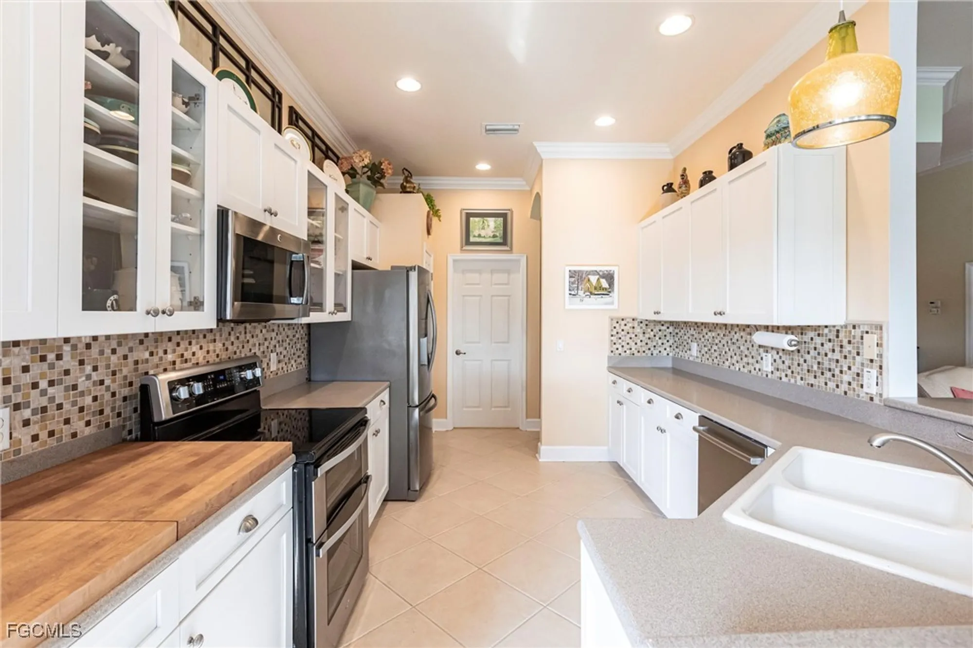 Property Slideshow image 13 of 50 | 11941 bramble cove dr, Fort Myers, FL, 33905