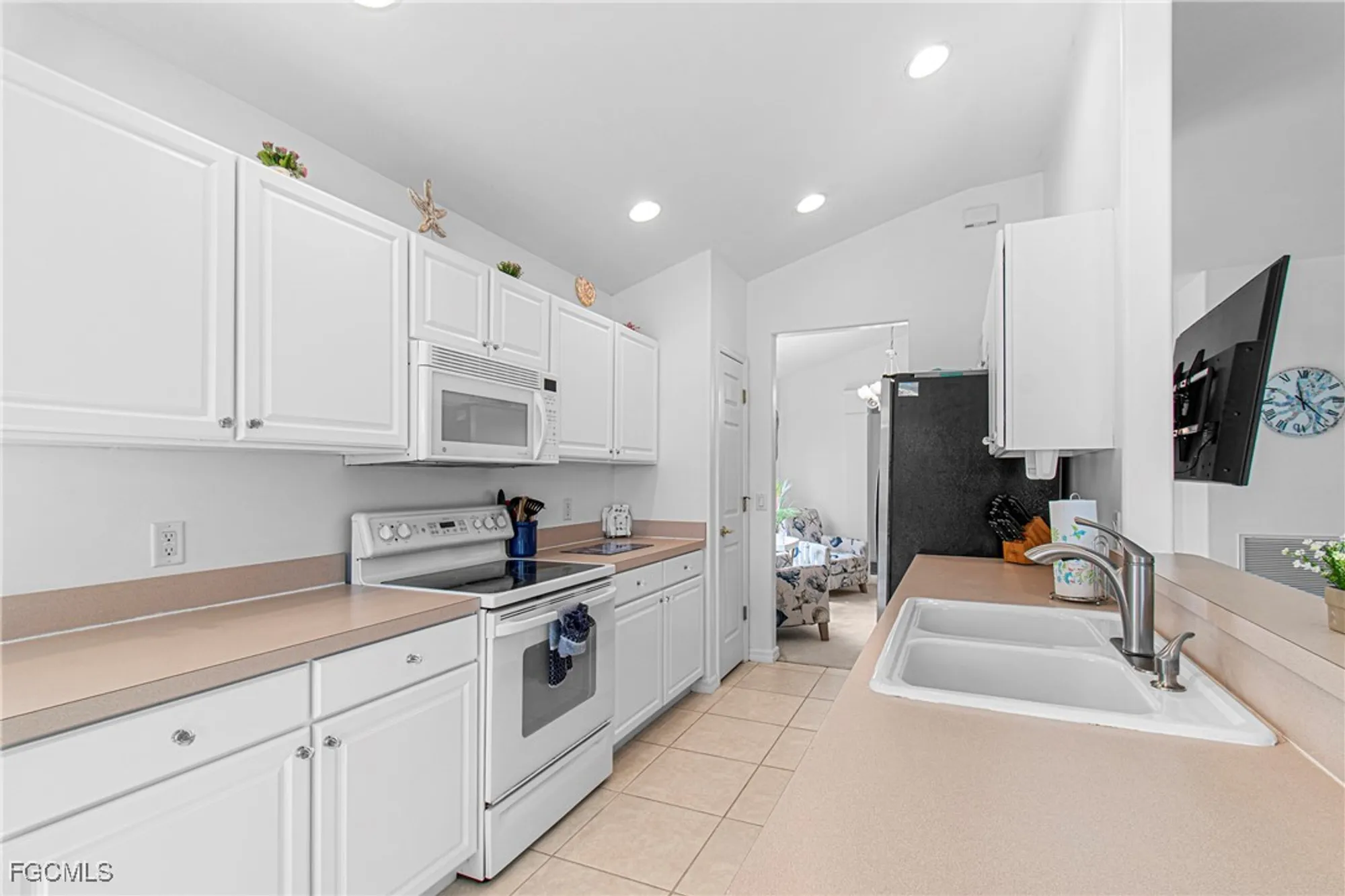 Property Slideshow image 10 of 50 | 10021 colonial country club blvd, Fort Myers, FL, 33913