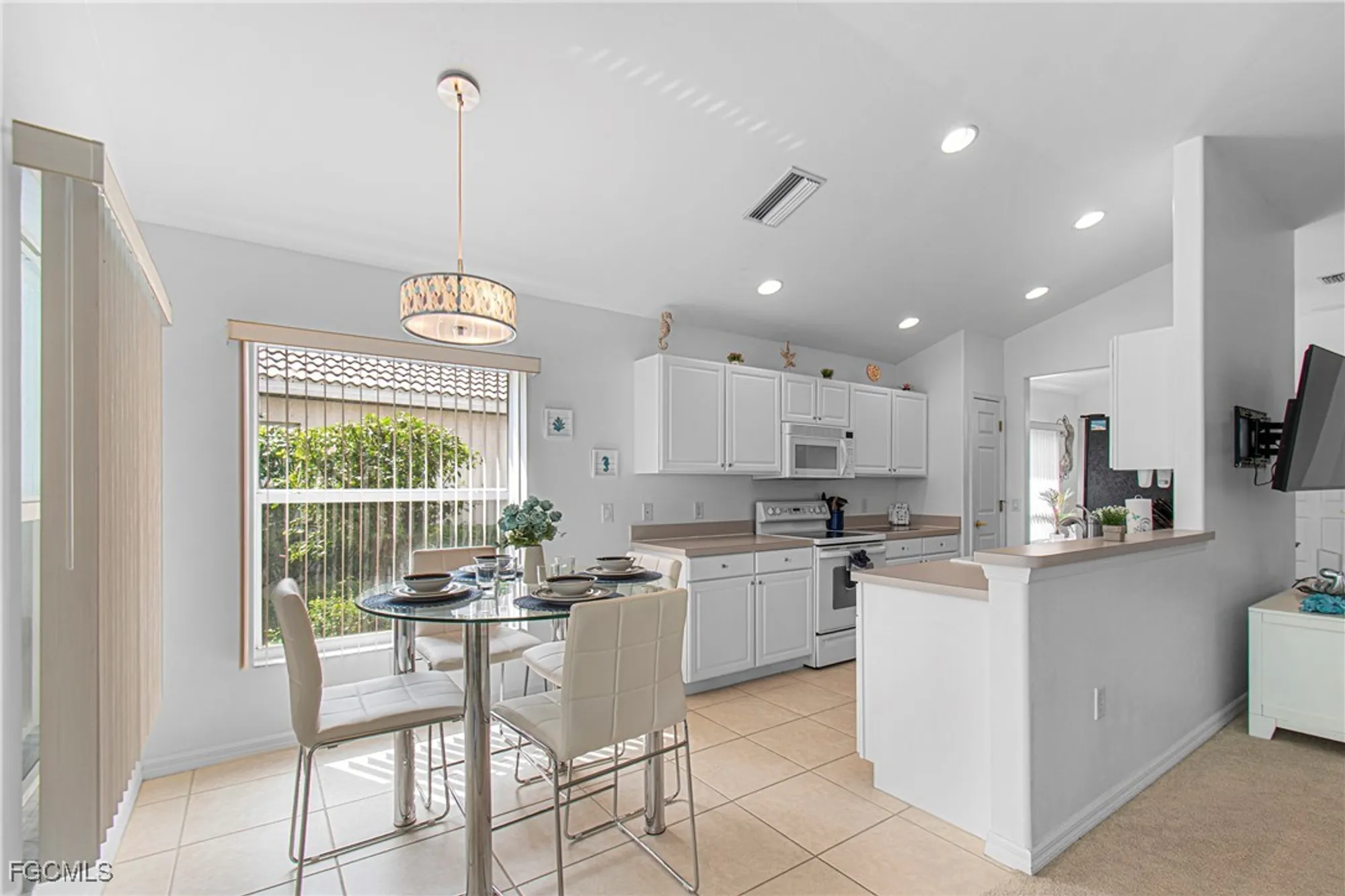 Property Slideshow image 11 of 50 | 10021 colonial country club blvd, Fort Myers, FL, 33913