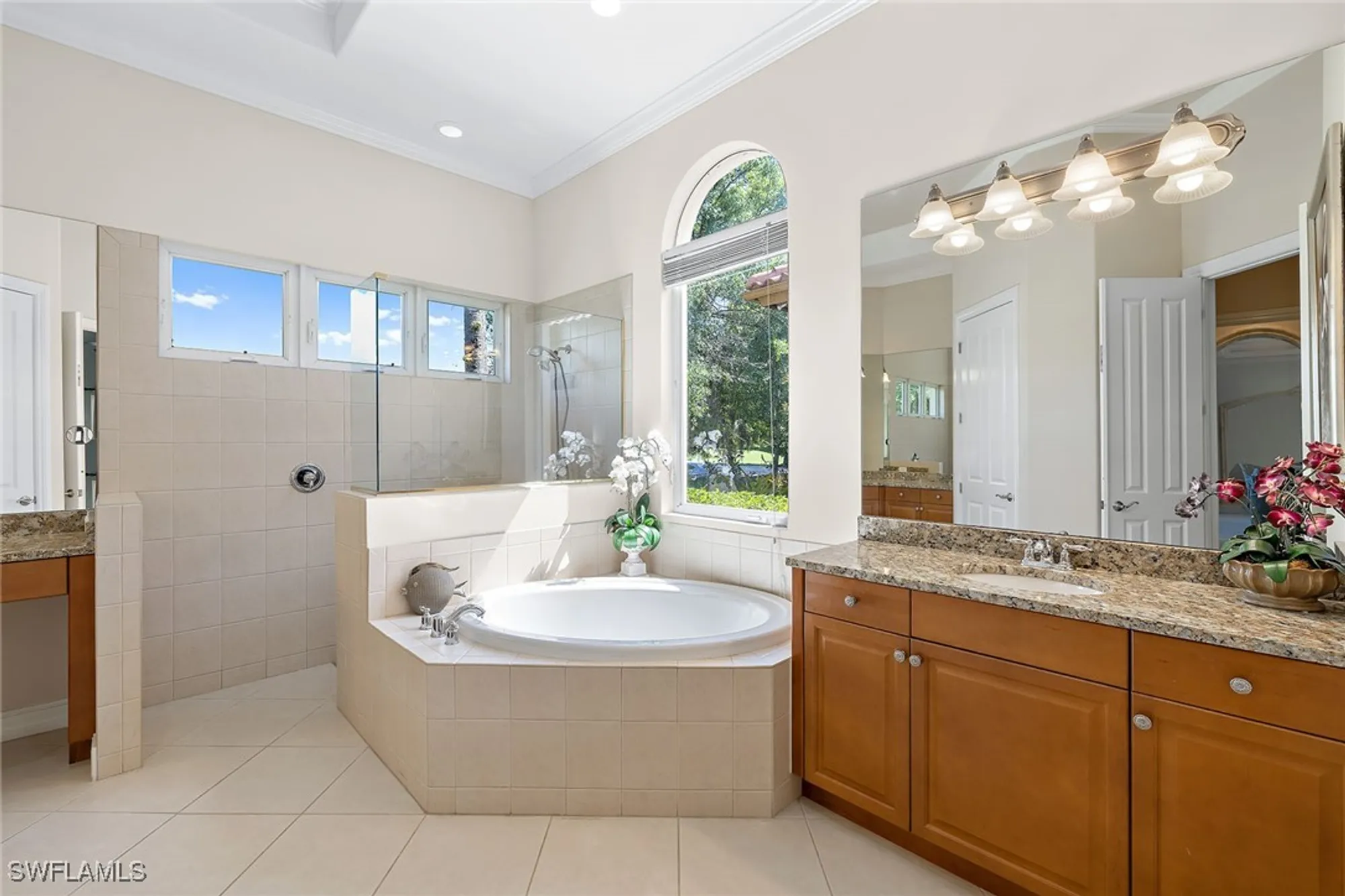 Property Slideshow image 17 of 50 | 8894 shenendoah cir, Naples, FL, 34113