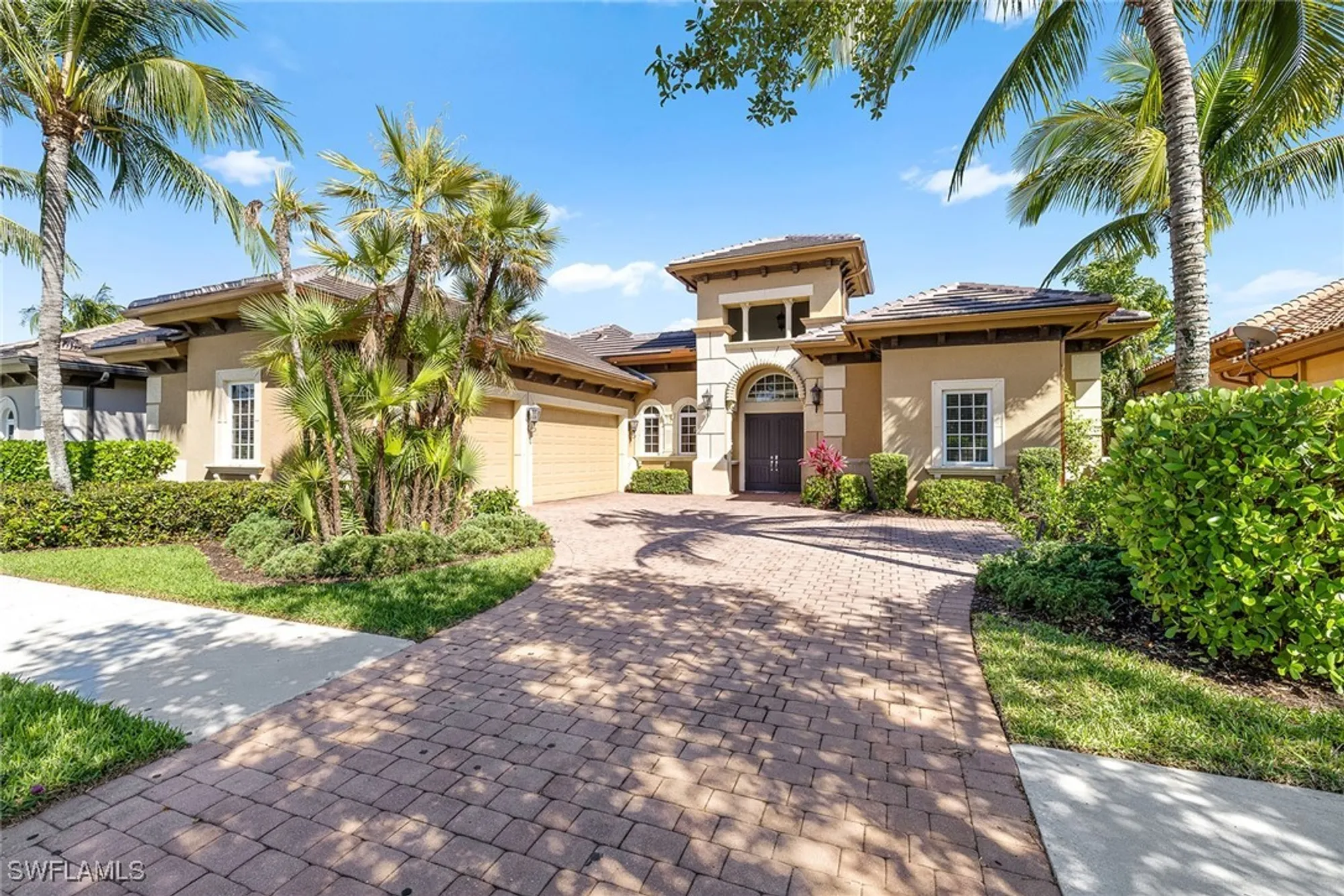 Property Slideshow image 1 of 50 | 8894 shenendoah cir, Naples, FL, 34113