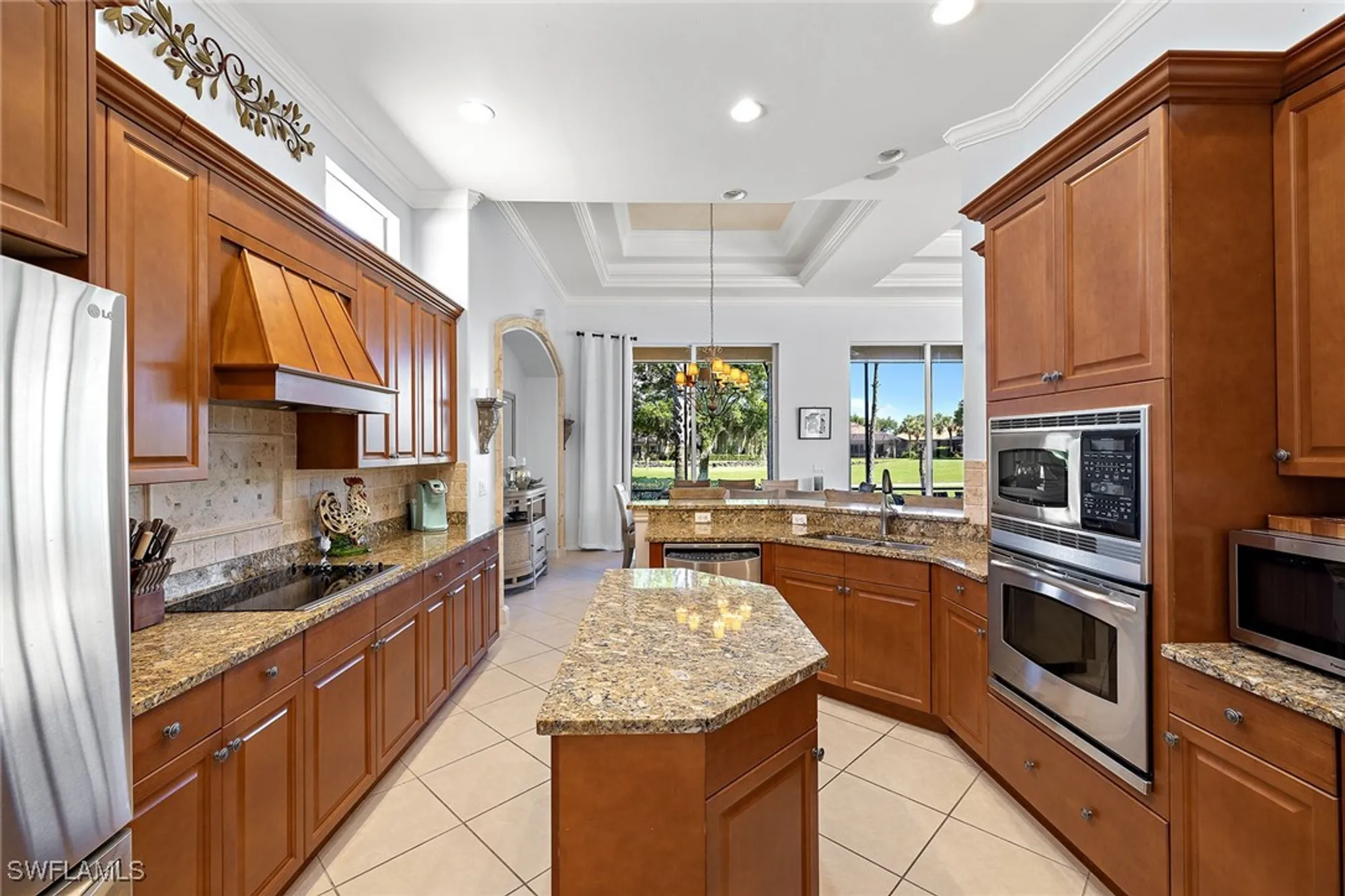 Property Slideshow image 10 of 50 | 8894 shenendoah cir, Naples, FL, 34113