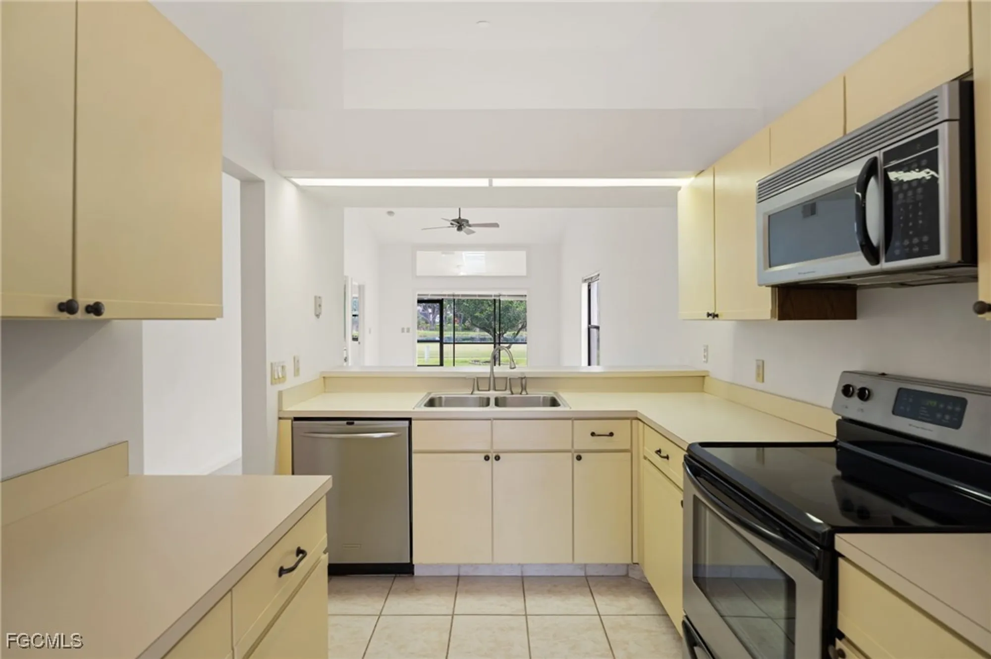 Property Slideshow image 27 of 50 | 12787 cold stream dr, Fort Myers, FL, 33912