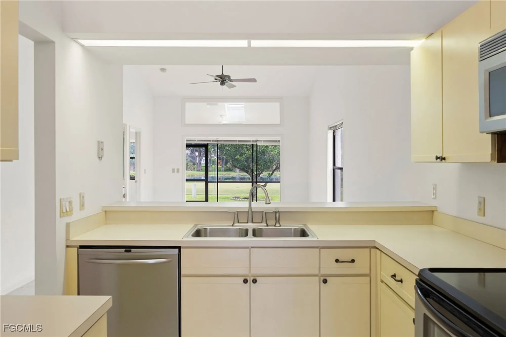 Property Slideshow image 28 of 50 | 12787 cold stream dr, Fort Myers, FL, 33912