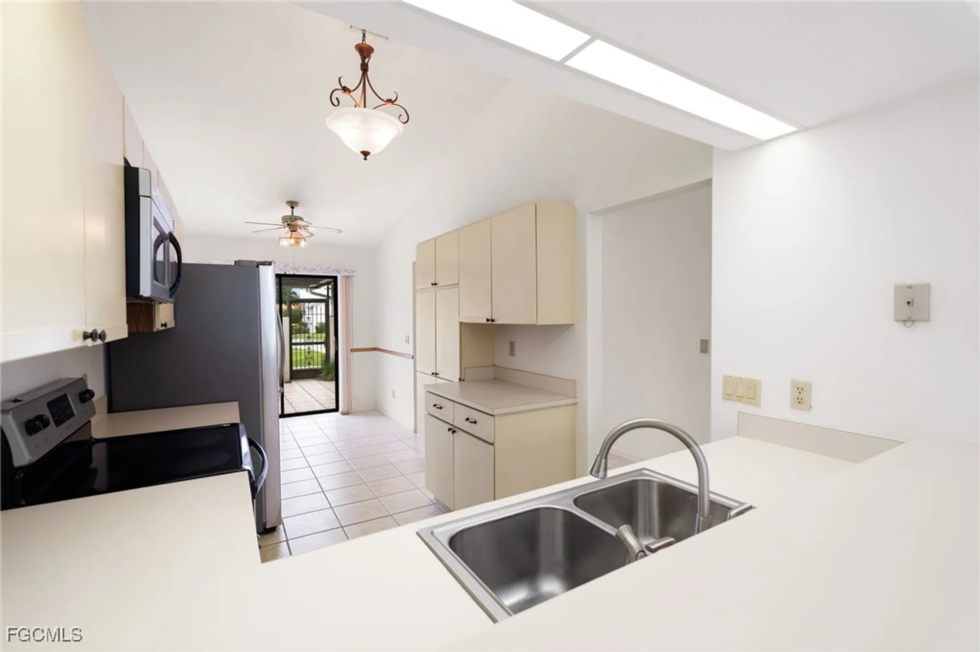 Property Slideshow image 22 of 50 | 12787 cold stream dr, Fort Myers, FL, 33912