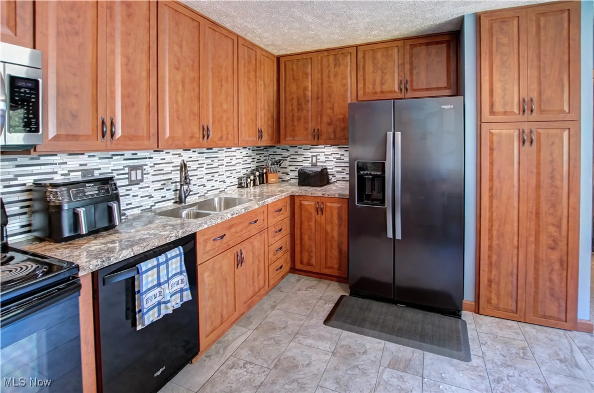 Property Slideshow image 11 of 34 | 9829 plum brook ln, Strongsville, OH, 44149