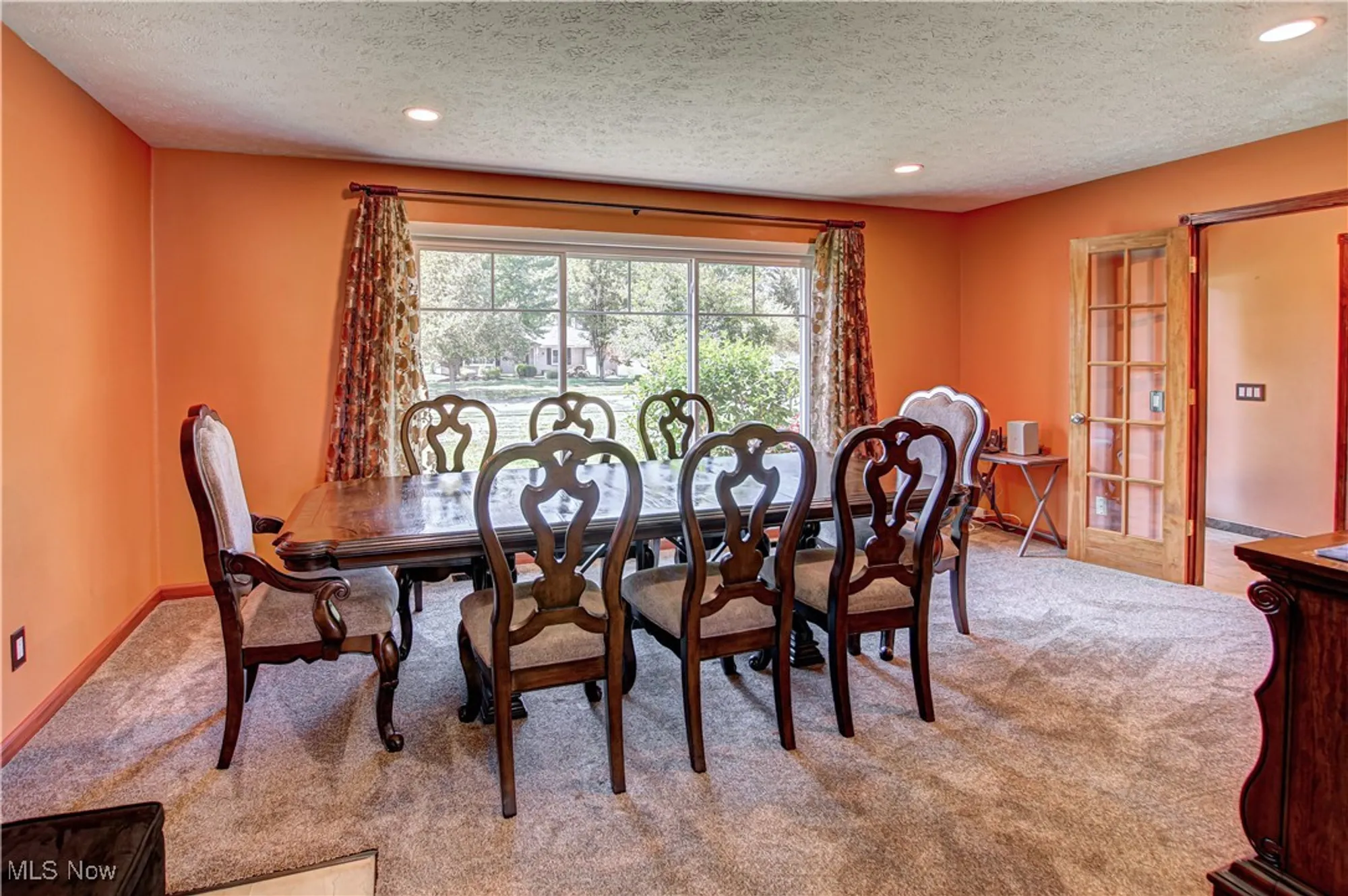 Property Slideshow image 2 of 34 | 9829 plum brook ln, Strongsville, OH, 44149