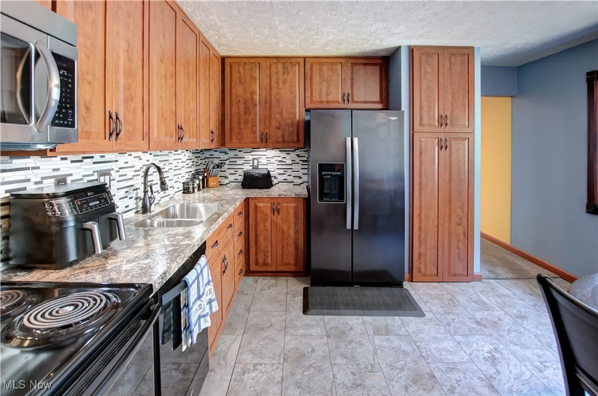 Property Slideshow image 7 of 34 | 9829 plum brook ln, Strongsville, OH, 44149