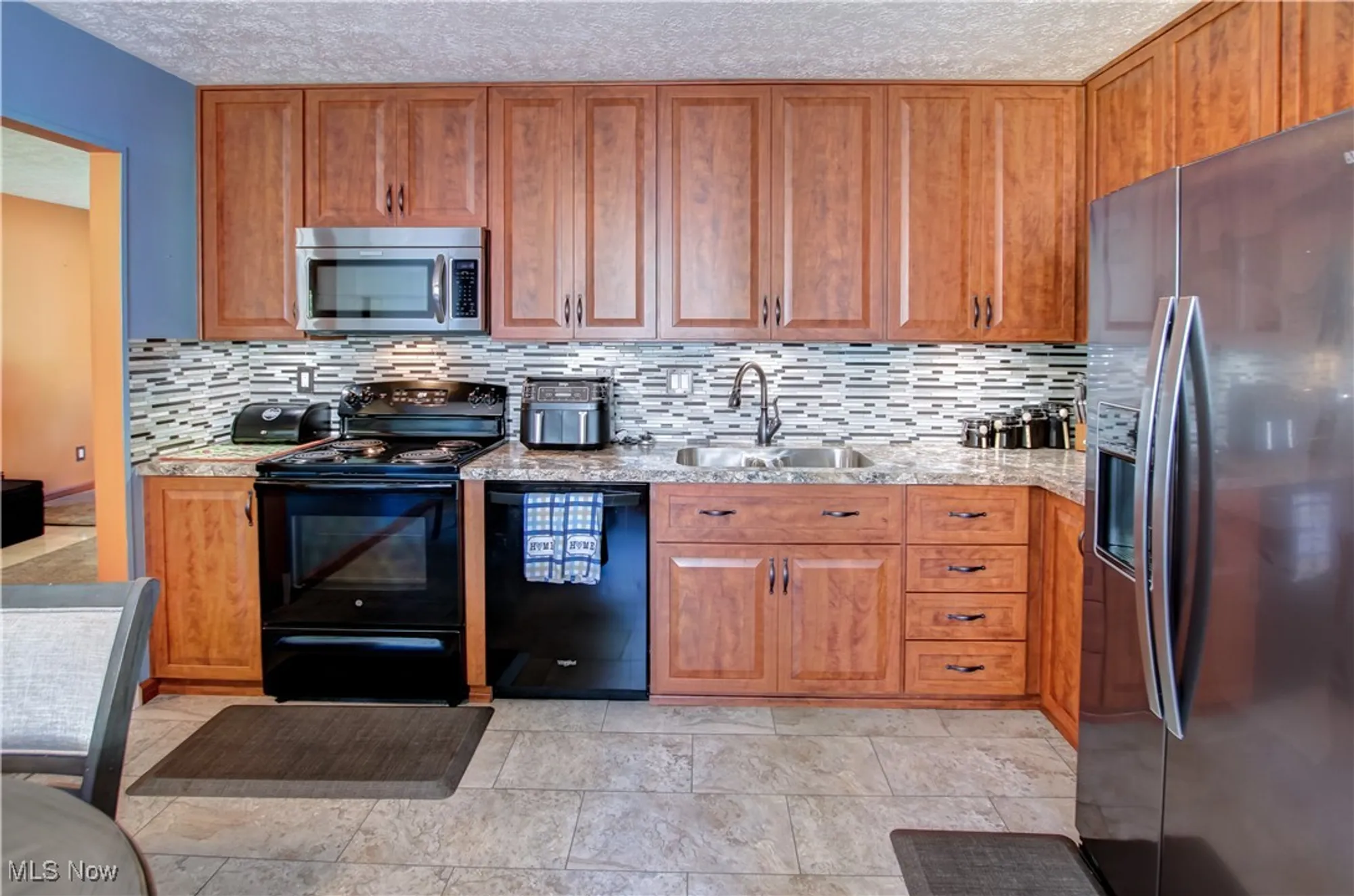 Property Slideshow image 8 of 34 | 9829 plum brook ln, Strongsville, OH, 44149