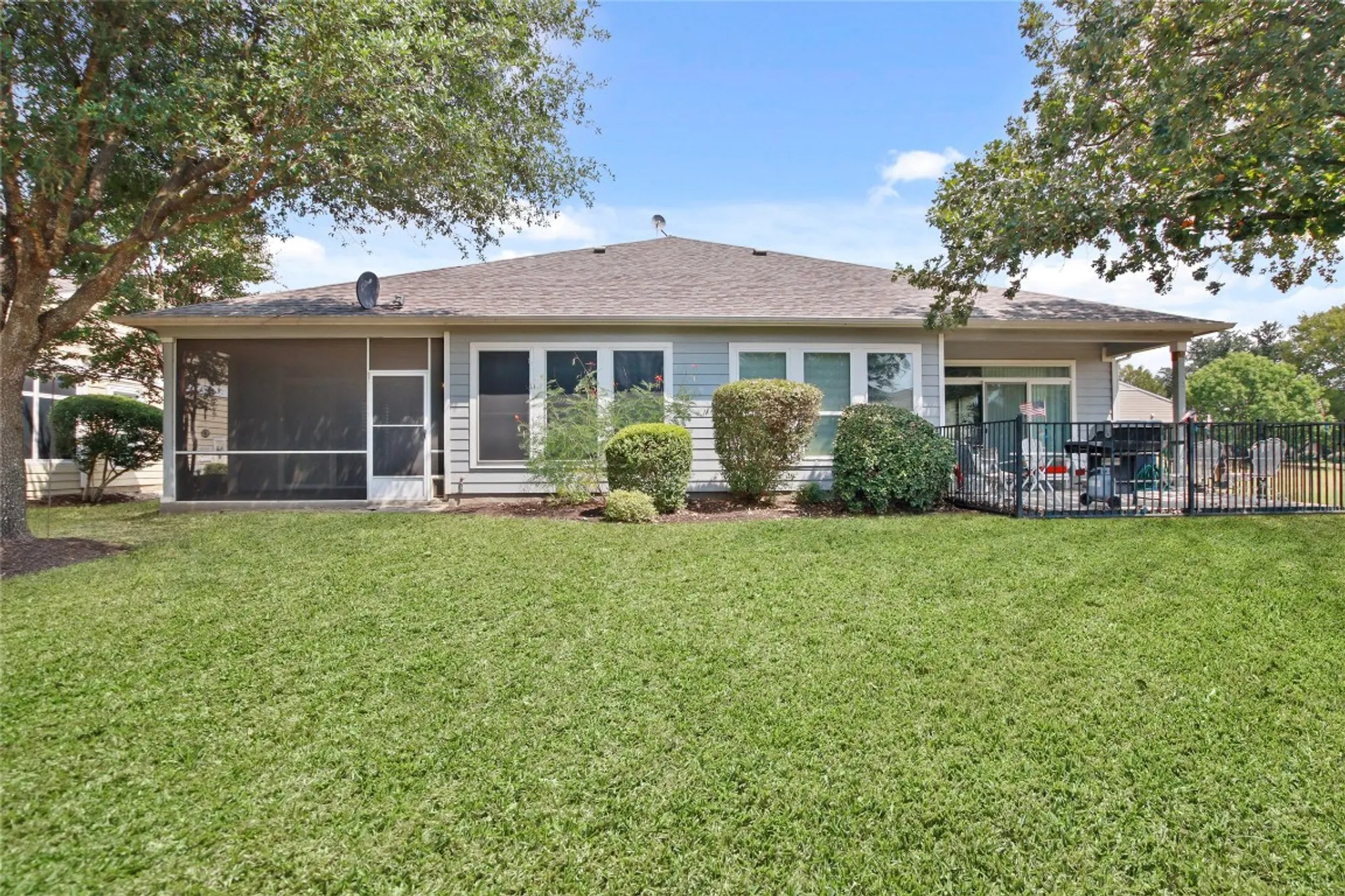 Property Slideshow image 6 of 28 | 119 hampton cir, Georgetown, TX, 78633