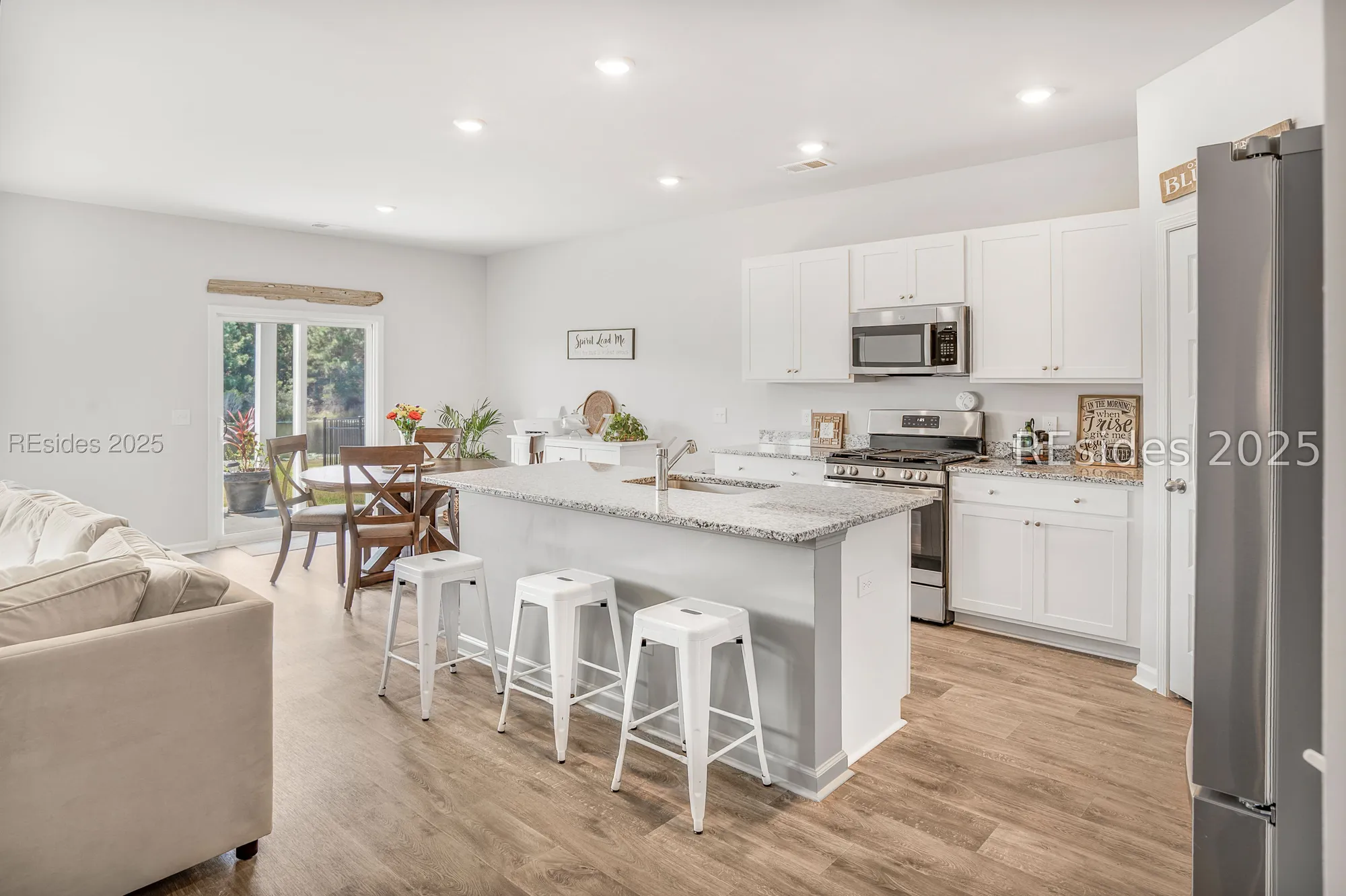 Property Slideshow image 8 of 32 | 335 sweetbay dr, Hardeeville, SC, 29927