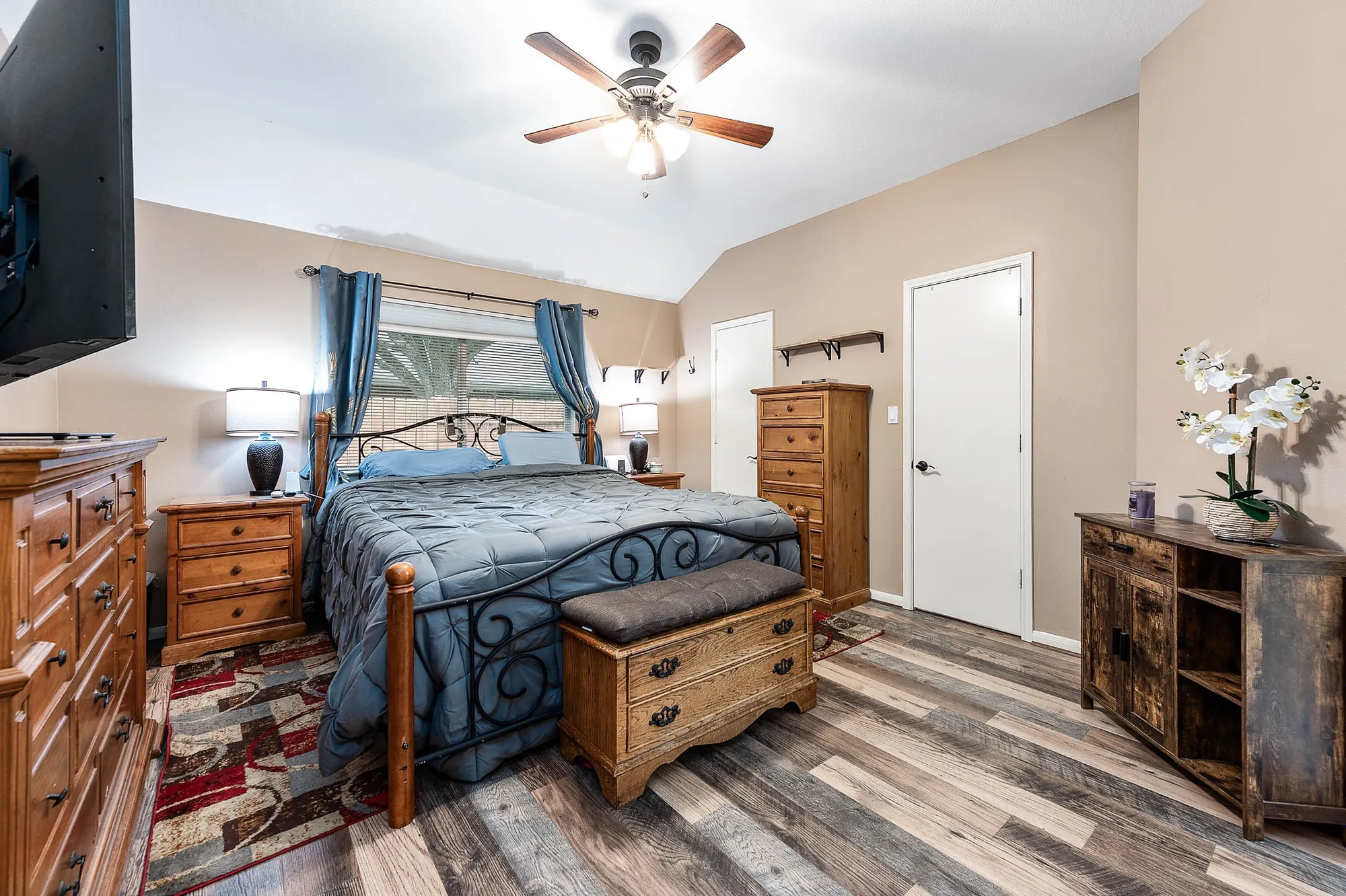 Property Slideshow image 13 of 36 | 739 apple blossom dr, Pearland, TX, 77584