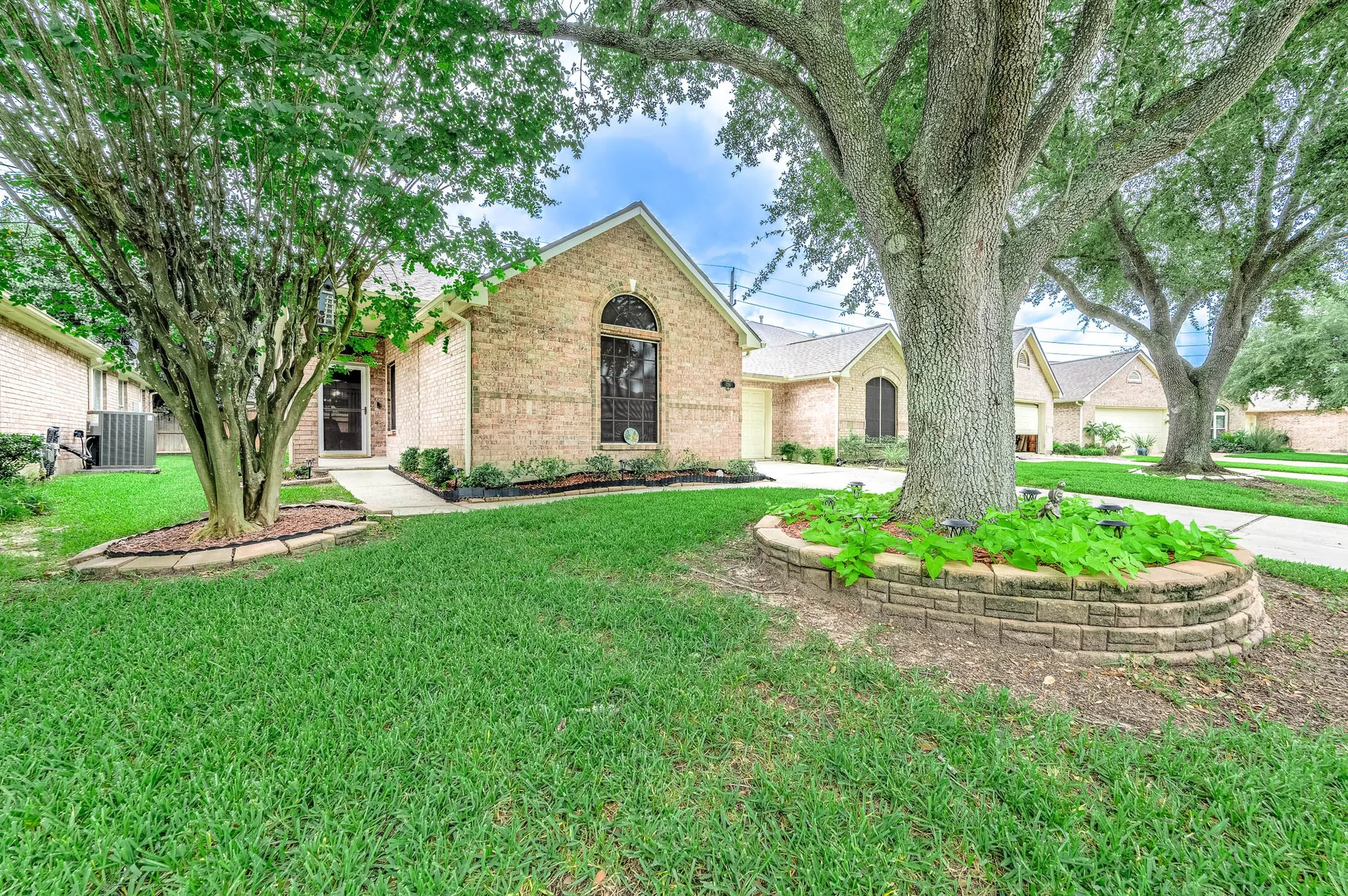 Property Slideshow image 21 of 36 | 739 apple blossom dr, Pearland, TX, 77584