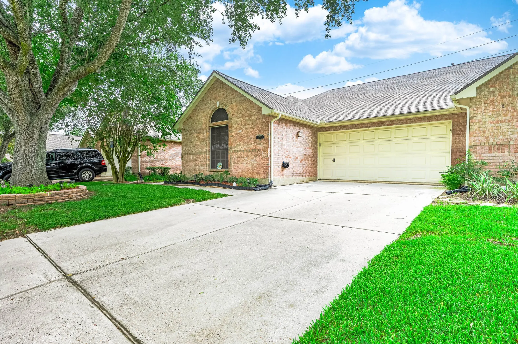 Property Slideshow image 22 of 36 | 739 apple blossom dr, Pearland, TX, 77584