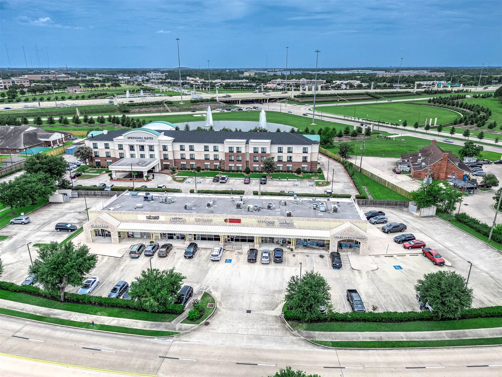 Property Slideshow image 32 of 36 | 739 apple blossom dr, Pearland, TX, 77584