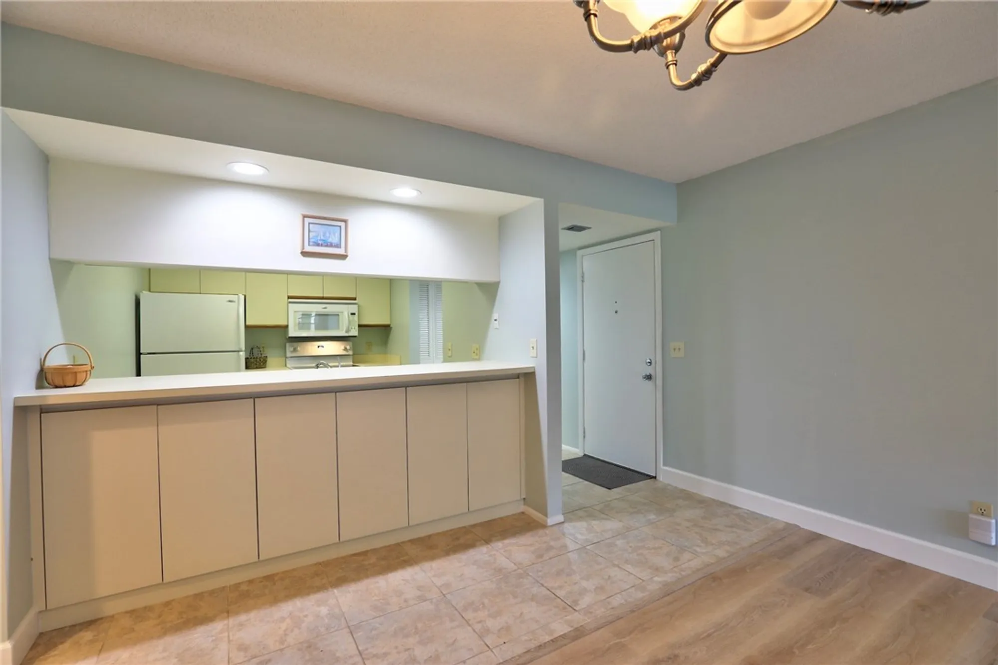Property Slideshow image 10 of 36 | 14 plantation dr apt 103, Vero Beach, FL, 32966