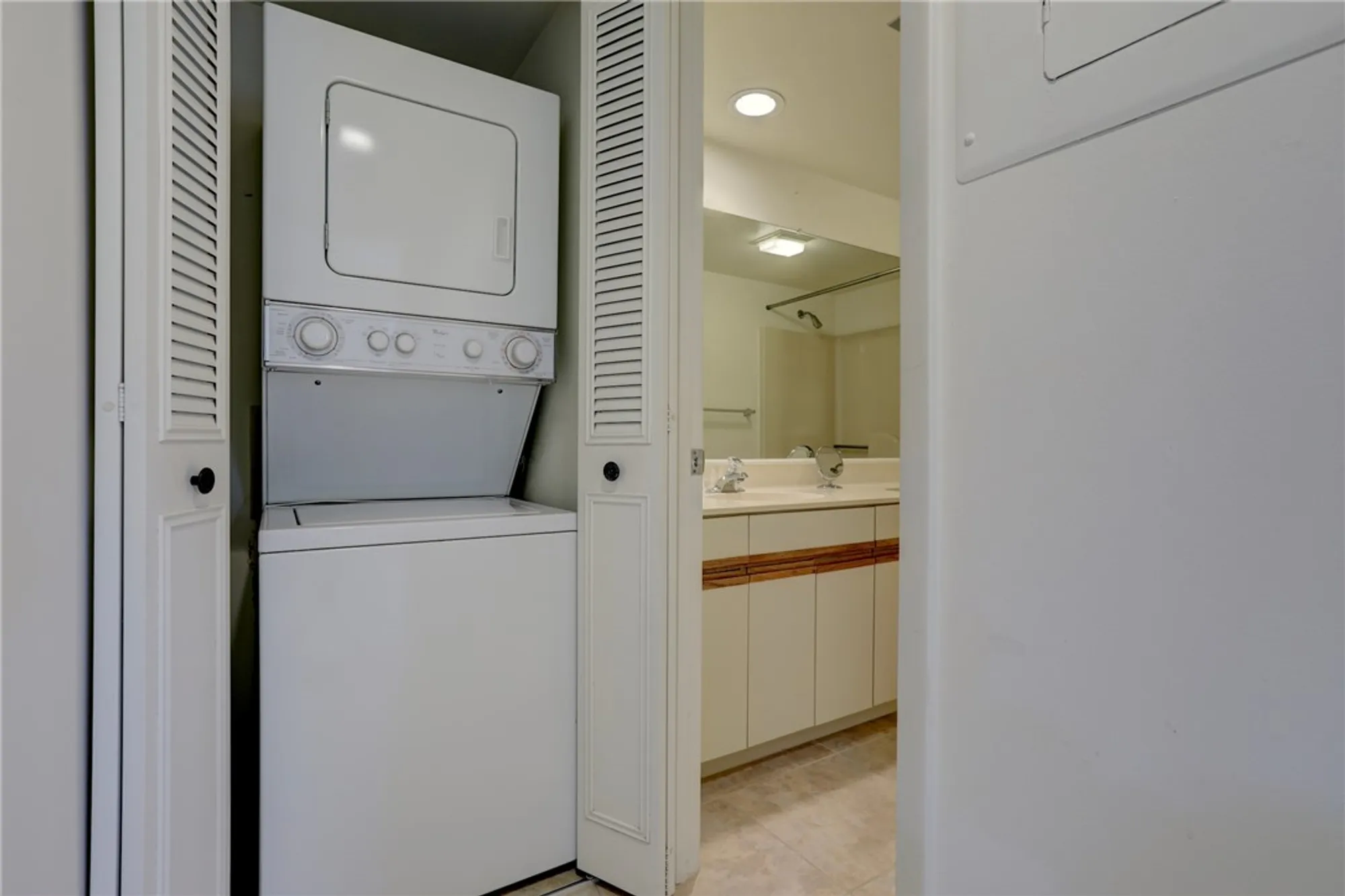 Property Slideshow image 32 of 36 | 14 plantation dr apt 103, Vero Beach, FL, 32966