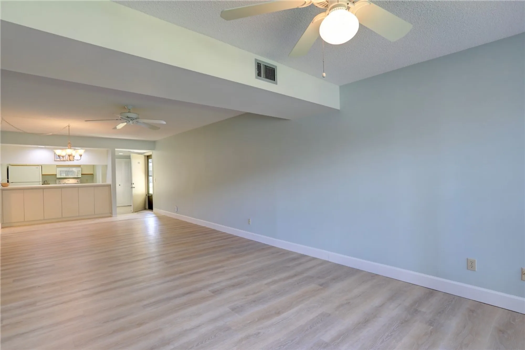 Property Slideshow image 7 of 36 | 14 plantation dr apt 103, Vero Beach, FL, 32966