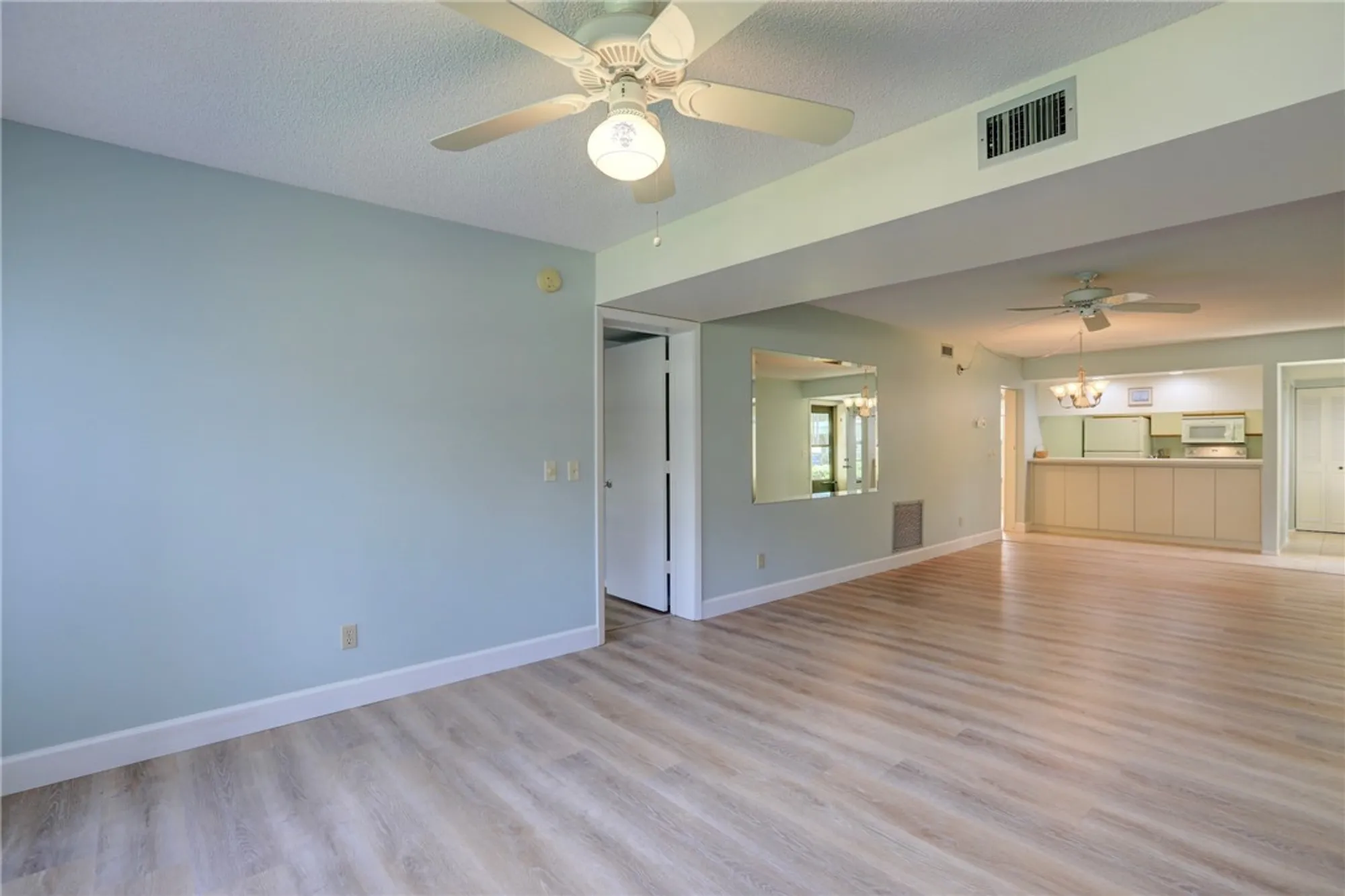 Property Slideshow image 8 of 36 | 14 plantation dr apt 103, Vero Beach, FL, 32966
