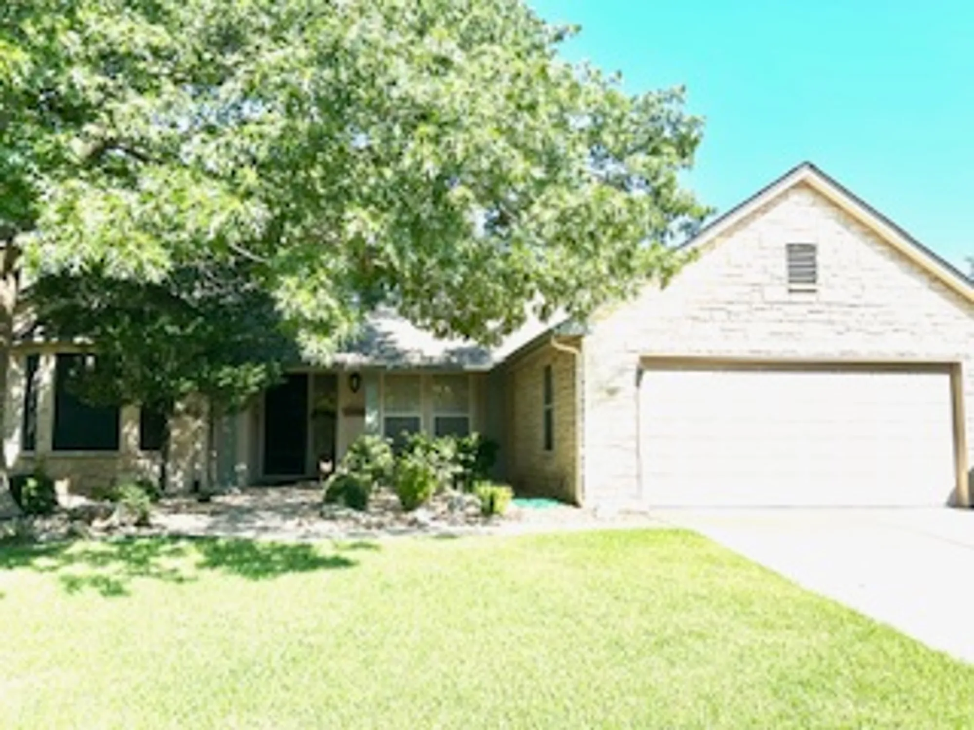 Property Slideshow image 3 of 24 | 108 egret cv, Georgetown, TX, 78633
