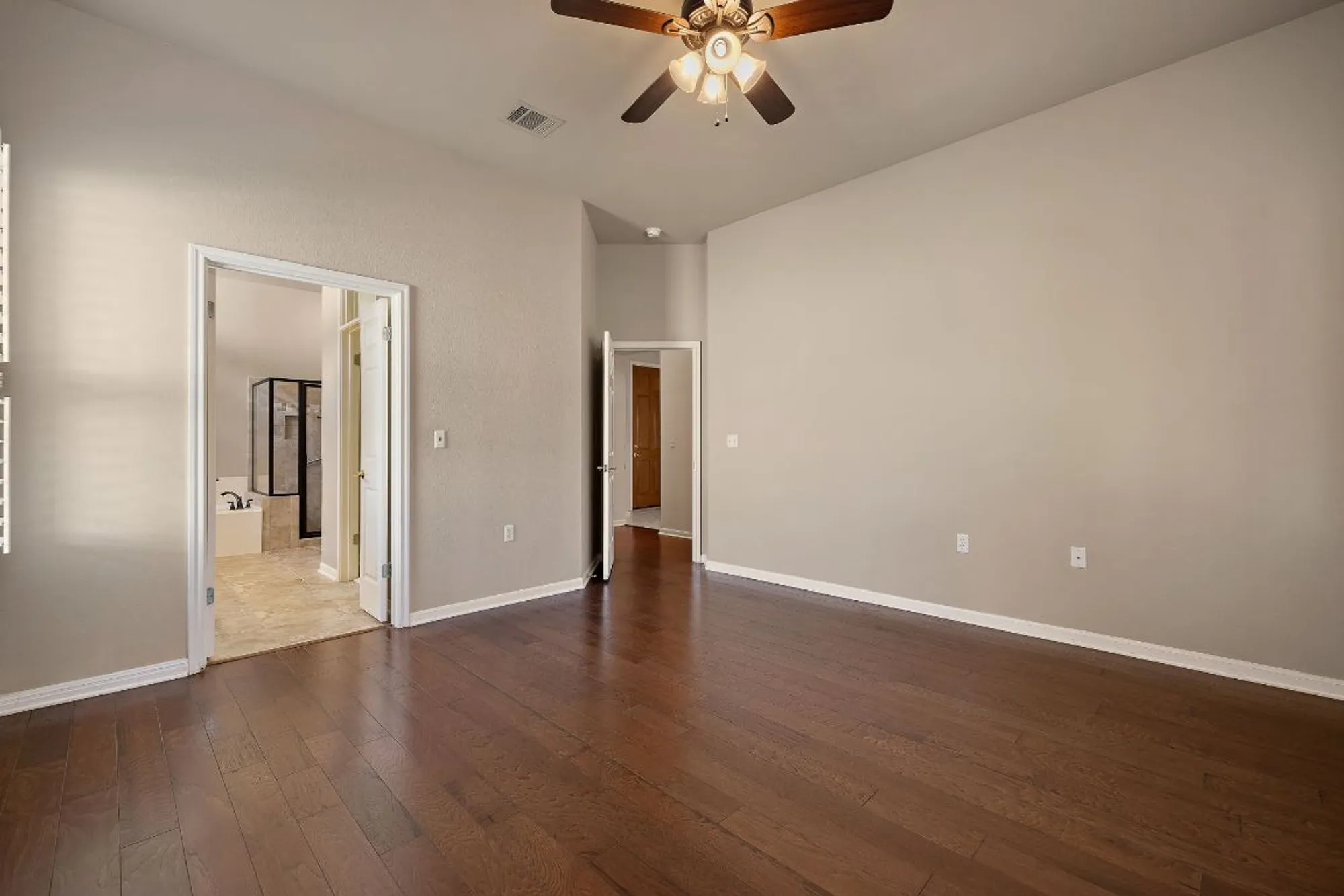 Property Slideshow image 15 of 29 | 196 whispering wind dr, Georgetown, TX, 78633