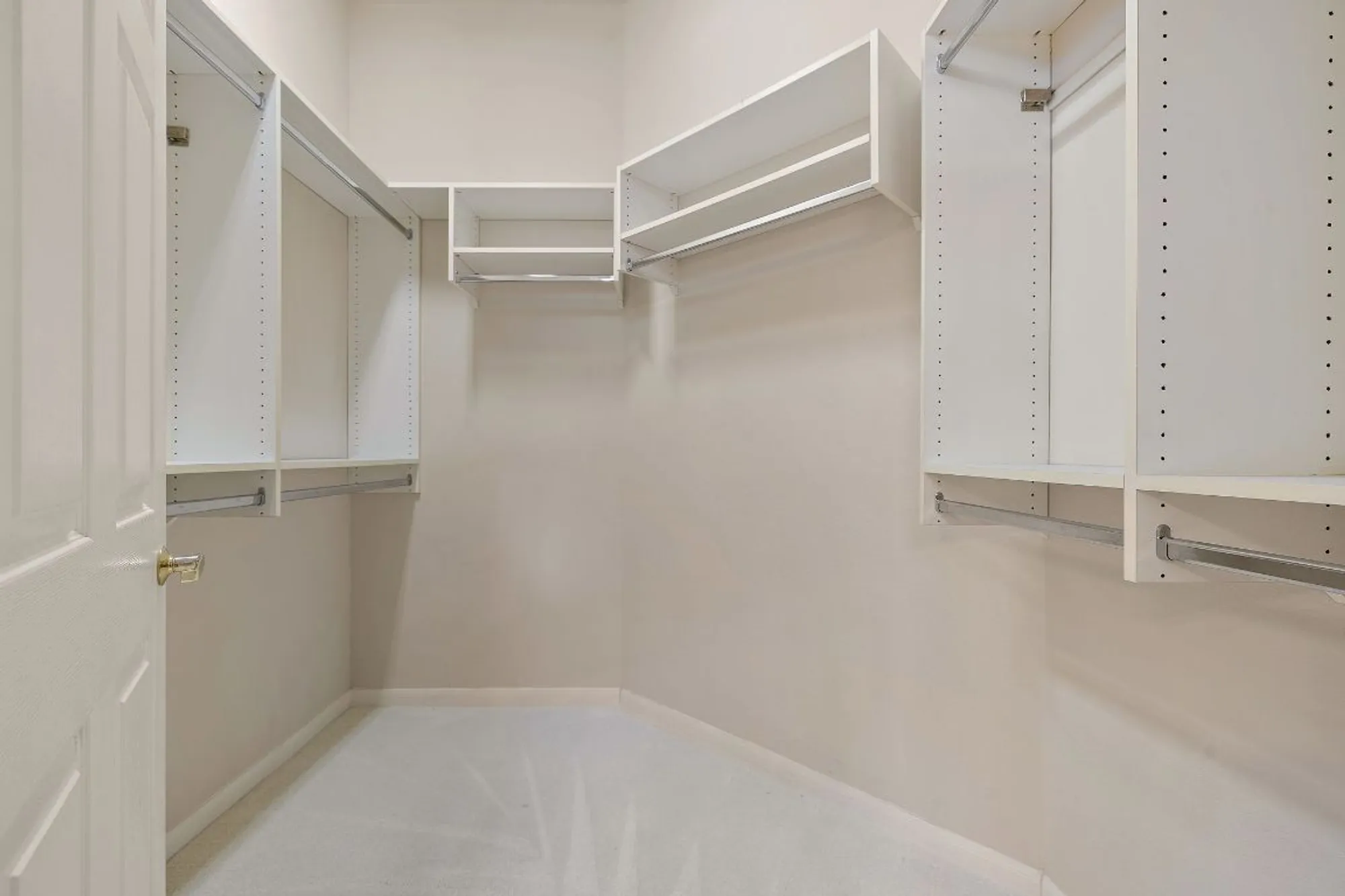 Property Slideshow image 18 of 29 | 196 whispering wind dr, Georgetown, TX, 78633