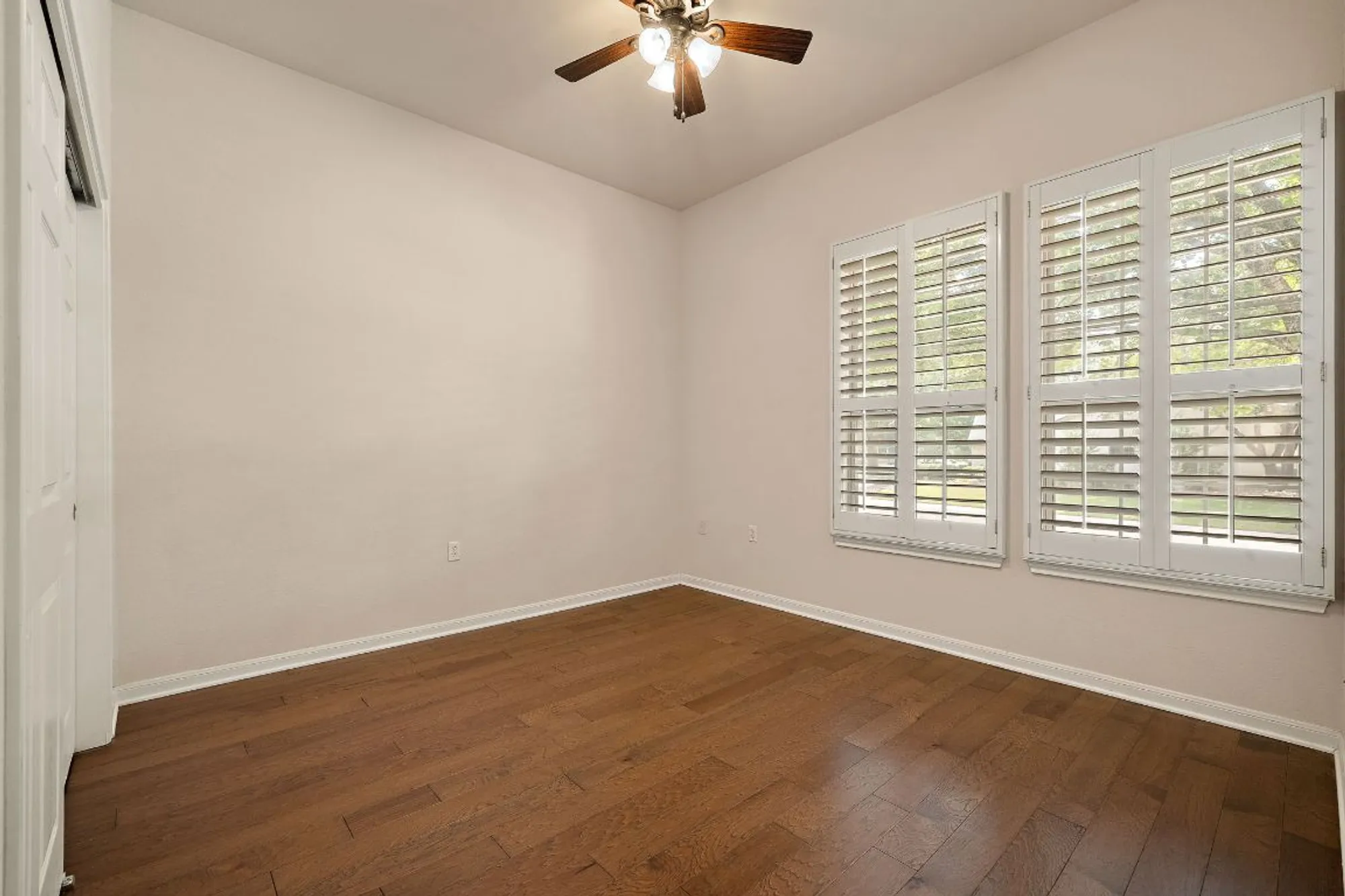 Property Slideshow image 19 of 29 | 196 whispering wind dr, Georgetown, TX, 78633