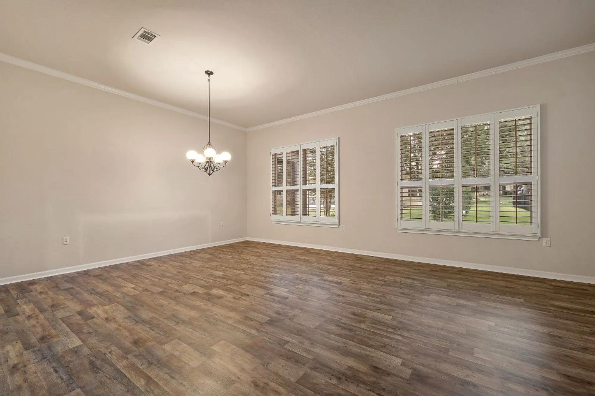 Property Slideshow image 12 of 29 | 196 whispering wind dr, Georgetown, TX, 78633