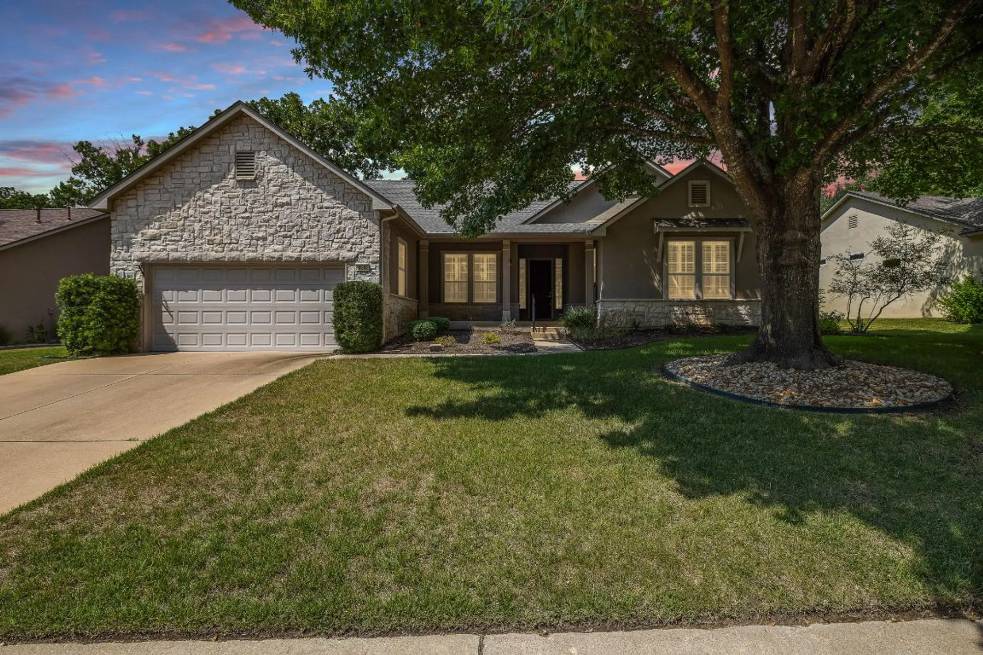 Property Slideshow image 2 of 29 | 196 whispering wind dr, Georgetown, TX, 78633