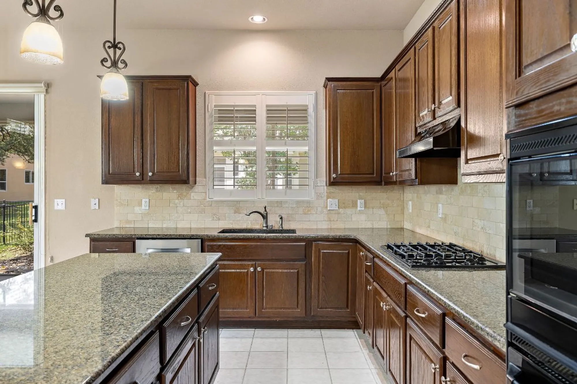 Property Slideshow image 5 of 29 | 196 whispering wind dr, Georgetown, TX, 78633